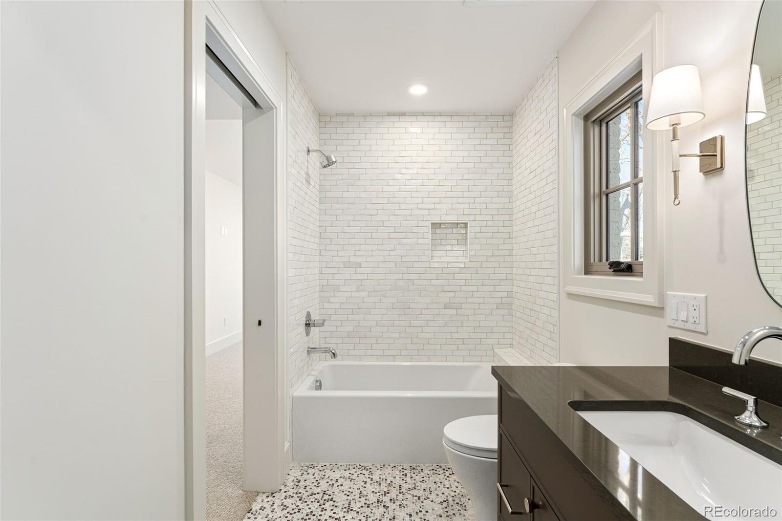 MLS Image #43 for 916 s high street,denver, Colorado