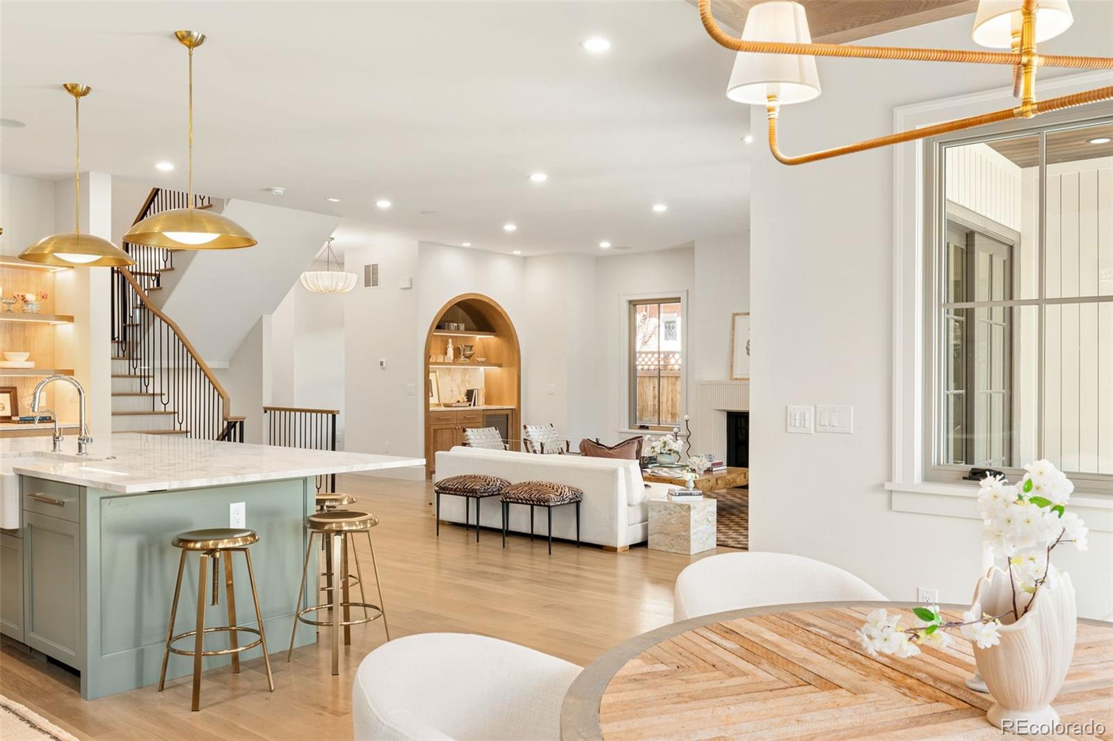 MLS Image #7 for 916 s high street,denver, Colorado