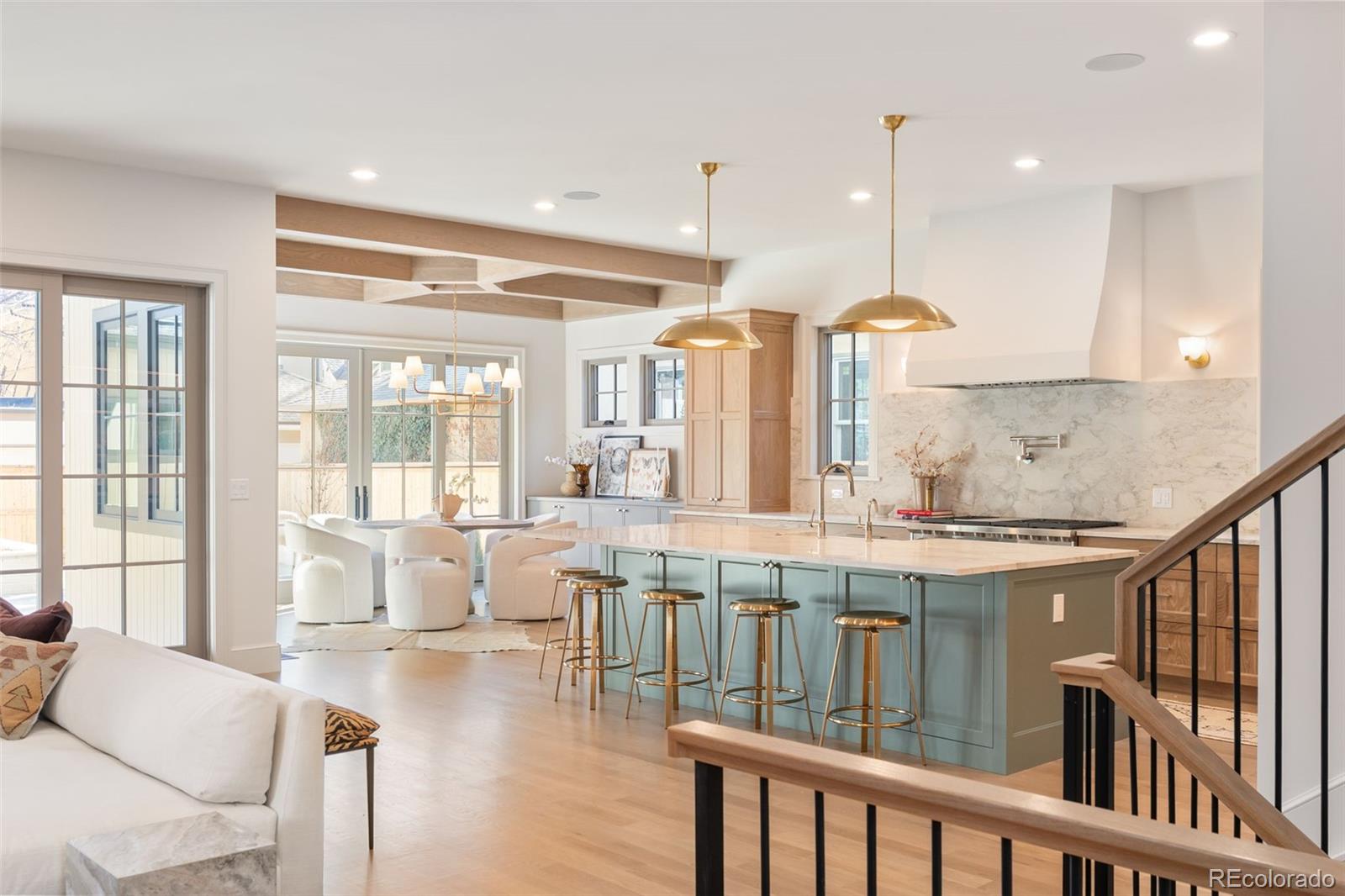 MLS Image #8 for 916 s high street,denver, Colorado