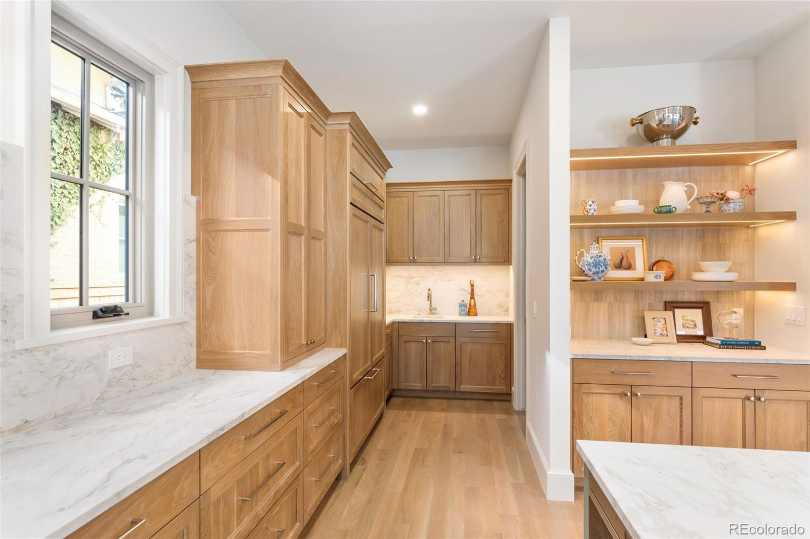 MLS Image #9 for 916 s high street,denver, Colorado