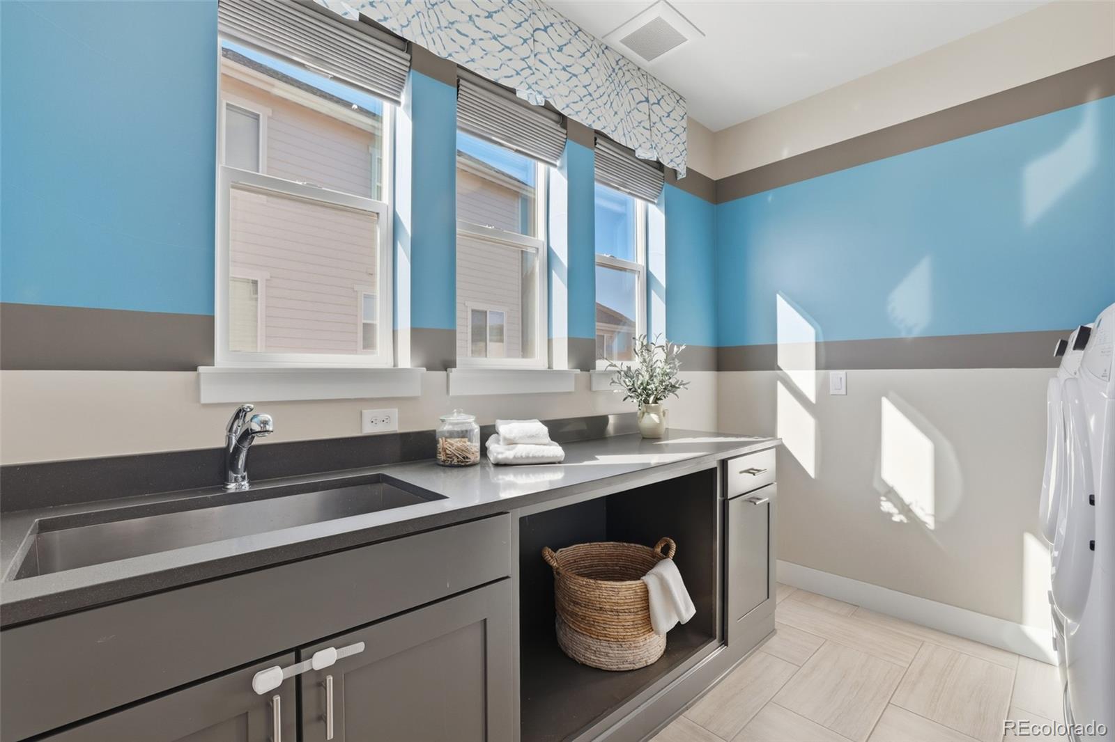 MLS Image #22 for 8272 s langdale way,aurora, Colorado