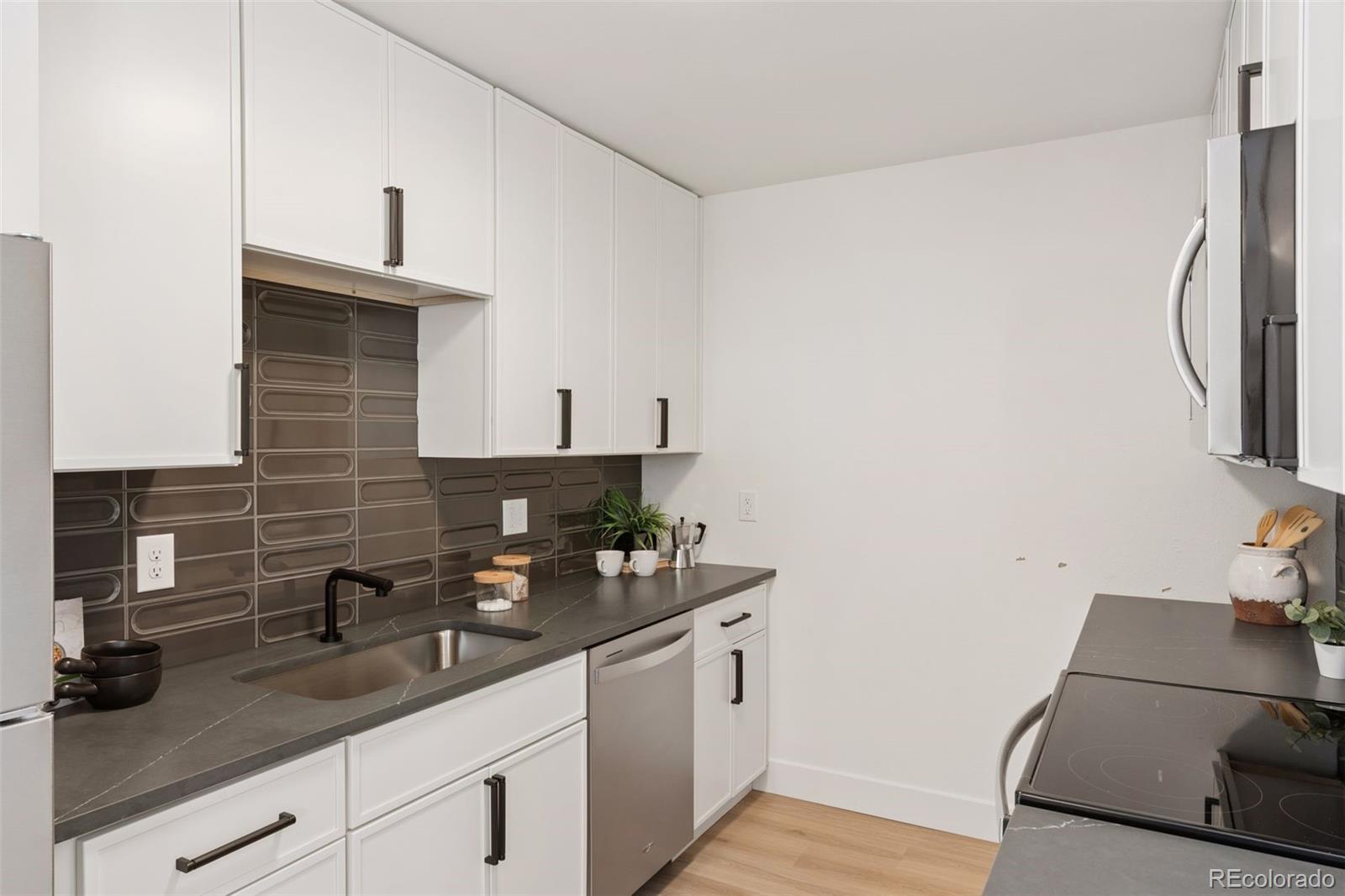 MLS Image #7 for 1414 w lake avenue,littleton, Colorado