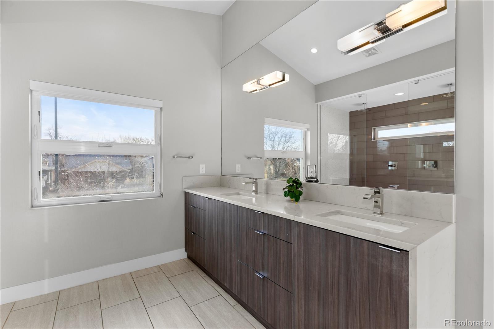MLS Image #24 for 3225 n york street,denver, Colorado