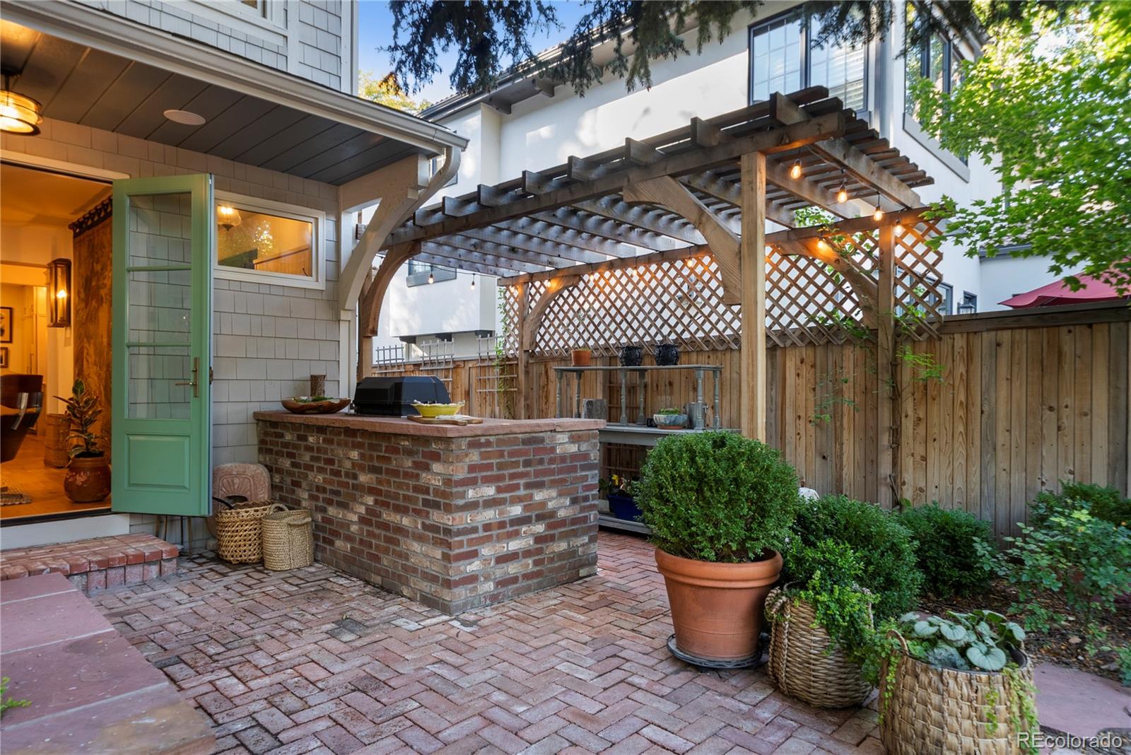 MLS Image #10 for 2566 s clayton street,denver, Colorado