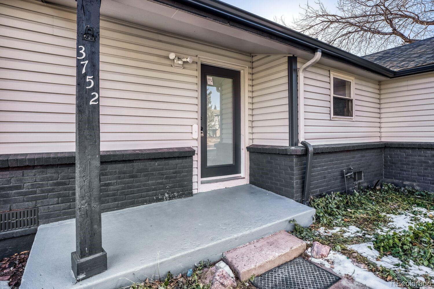 MLS Image #2 for 3752 s pitkin court,aurora, Colorado