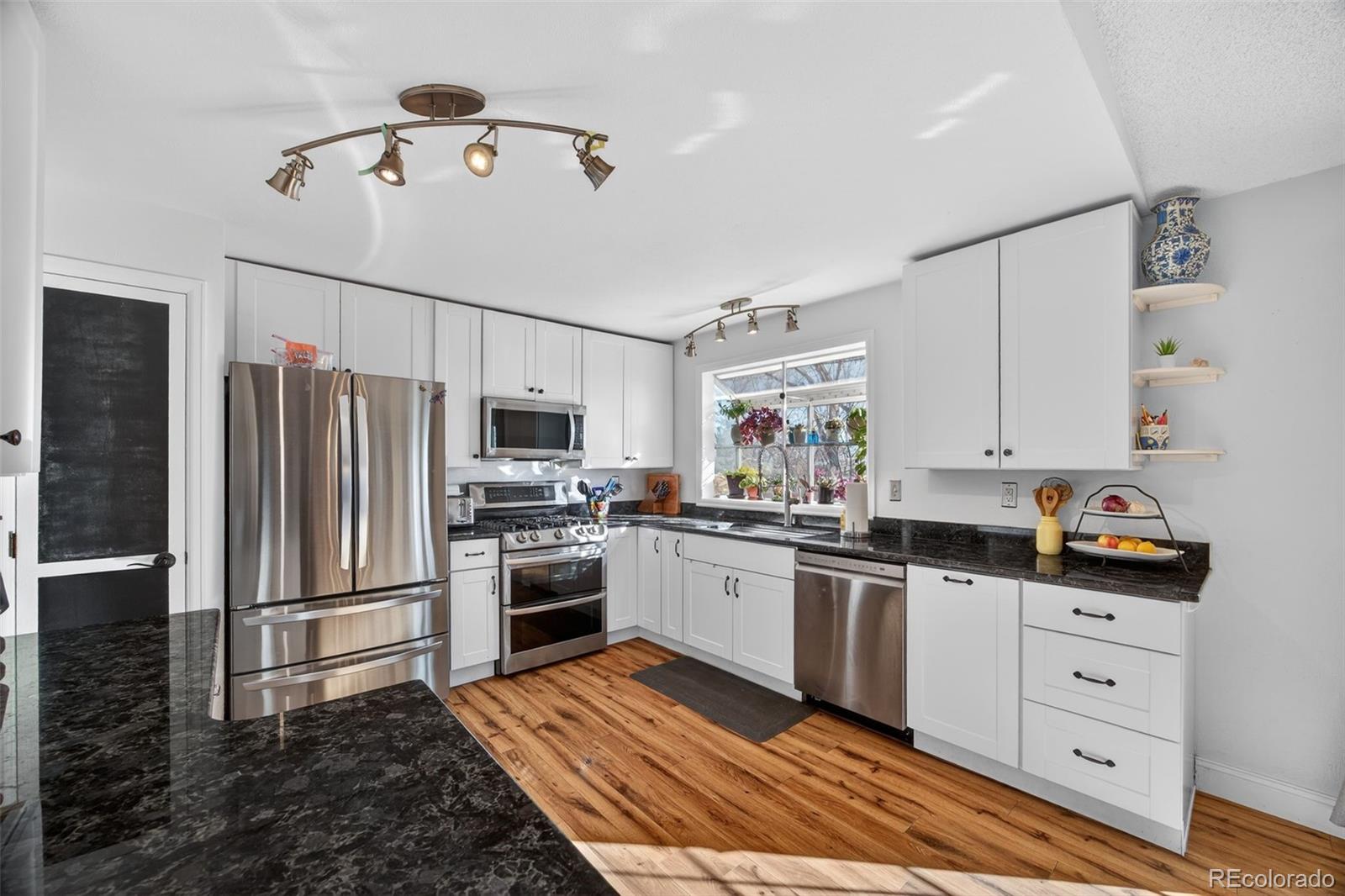 MLS Image #11 for 7964 s estes court,littleton, Colorado