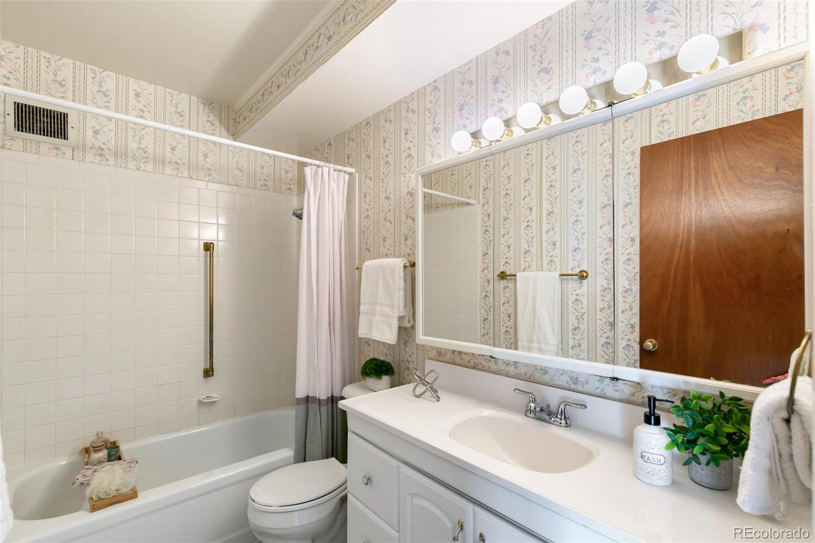 MLS Image #16 for 705 s alton way 11a,denver, Colorado