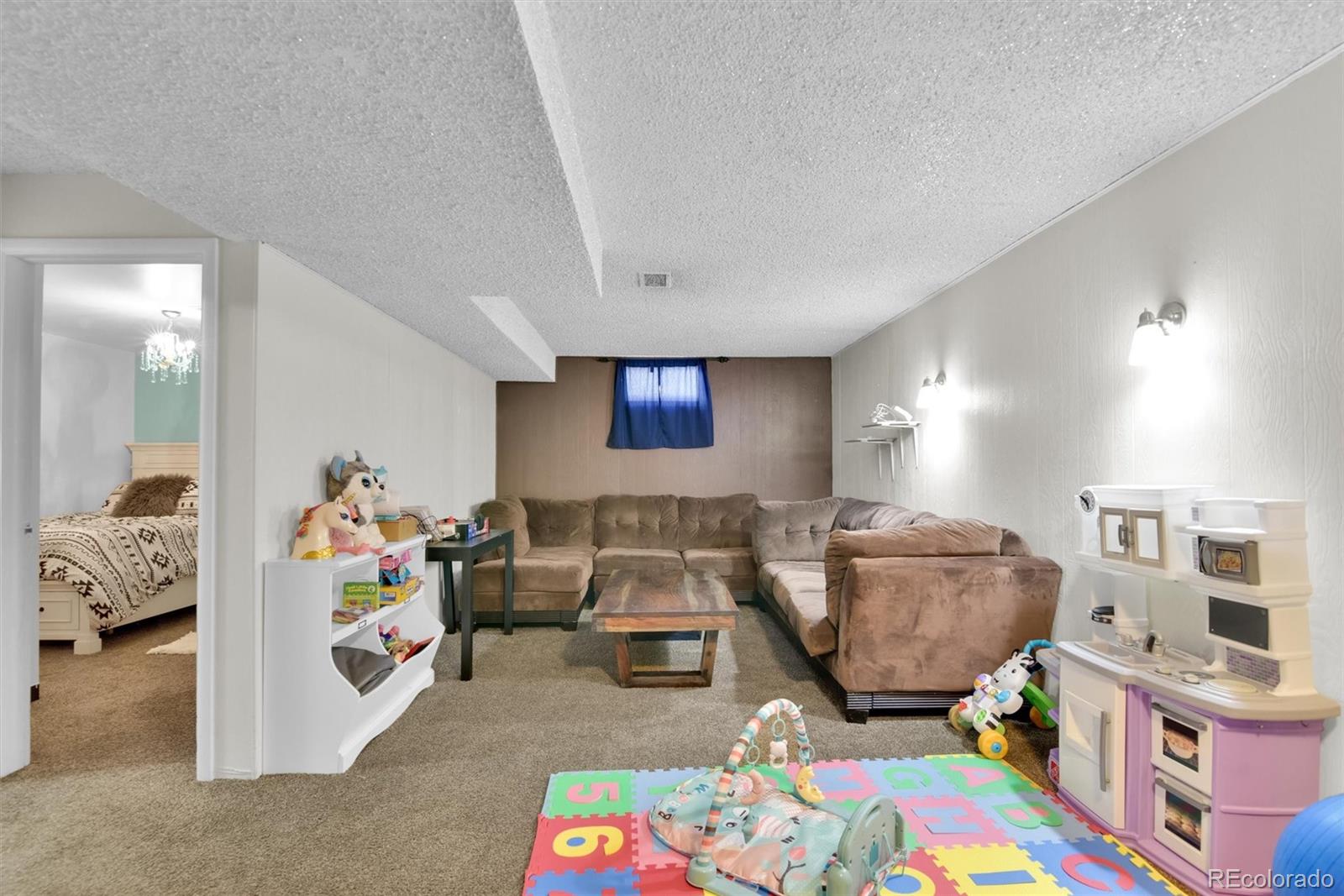MLS Image #16 for 7050  alan drive,denver, Colorado