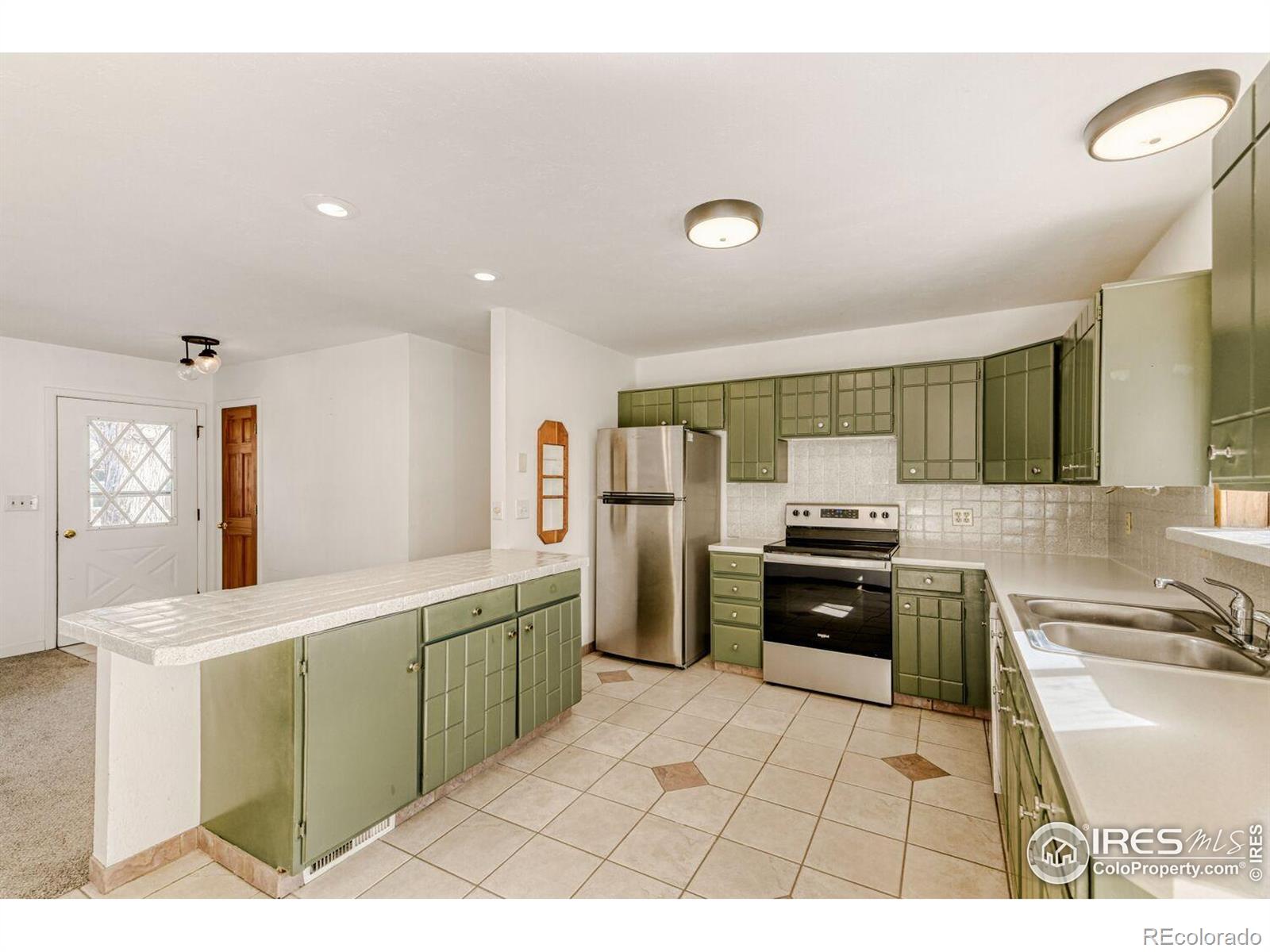 MLS Image #5 for 1104  hera court,lafayette, Colorado