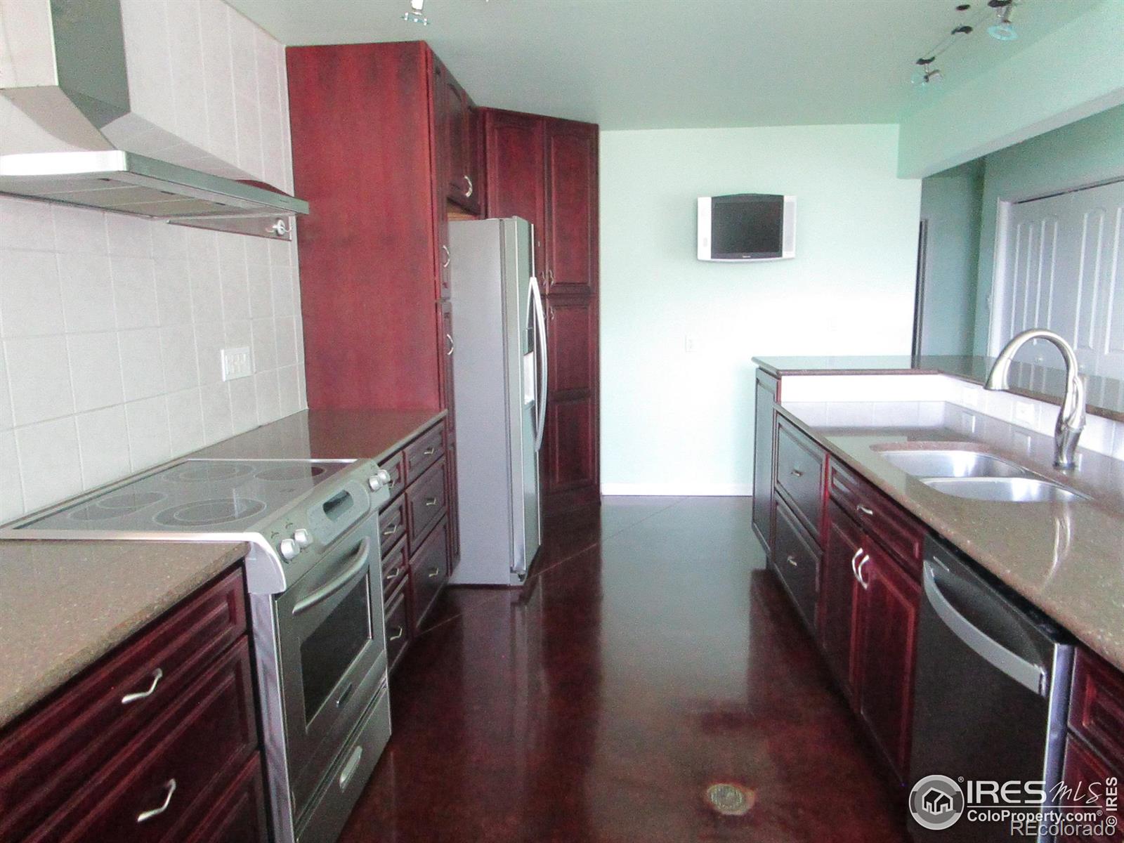 MLS Image #10 for 18 s cedar circle,burlington, Colorado