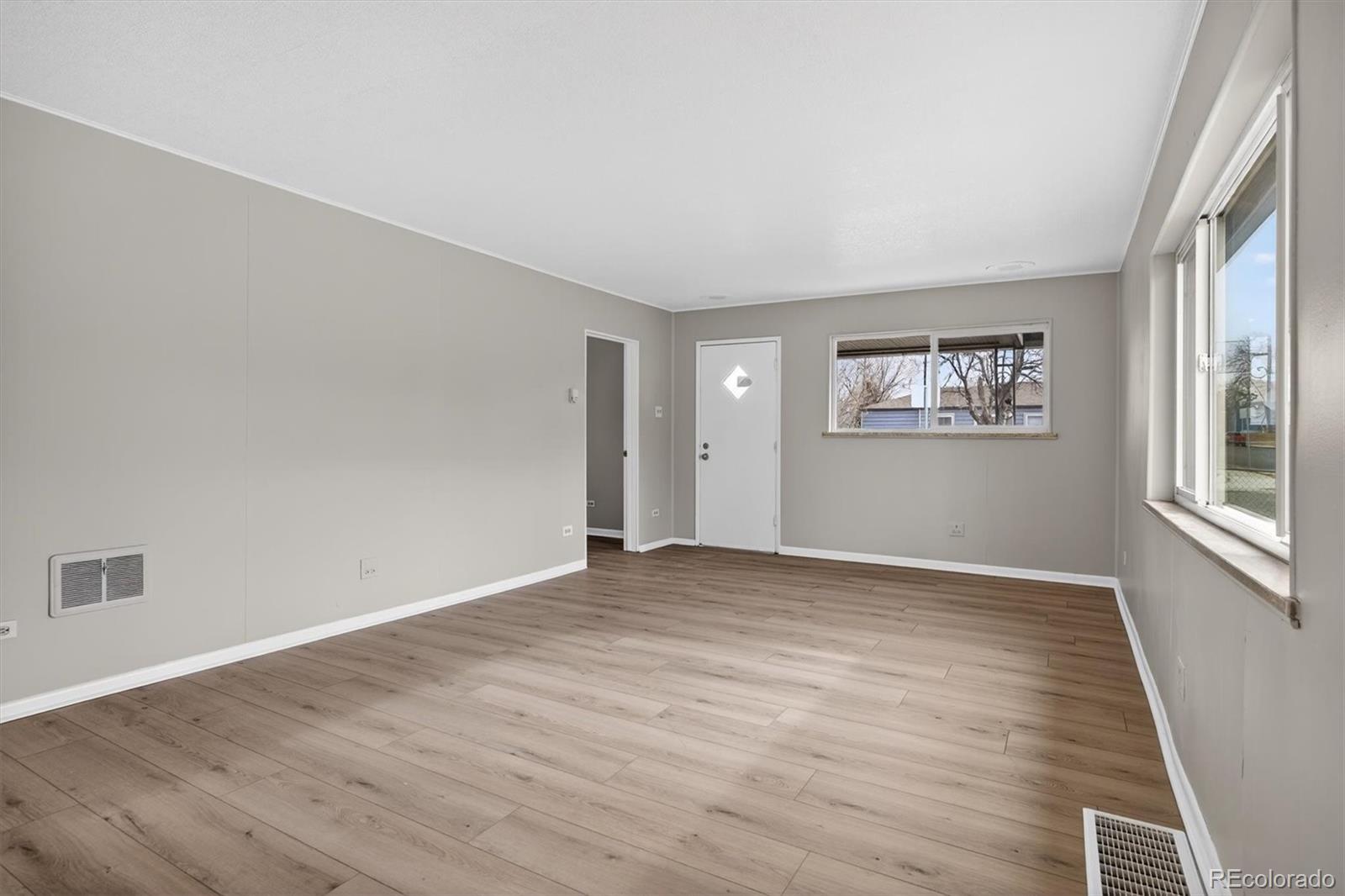 MLS Image #4 for 705  perry street,denver, Colorado