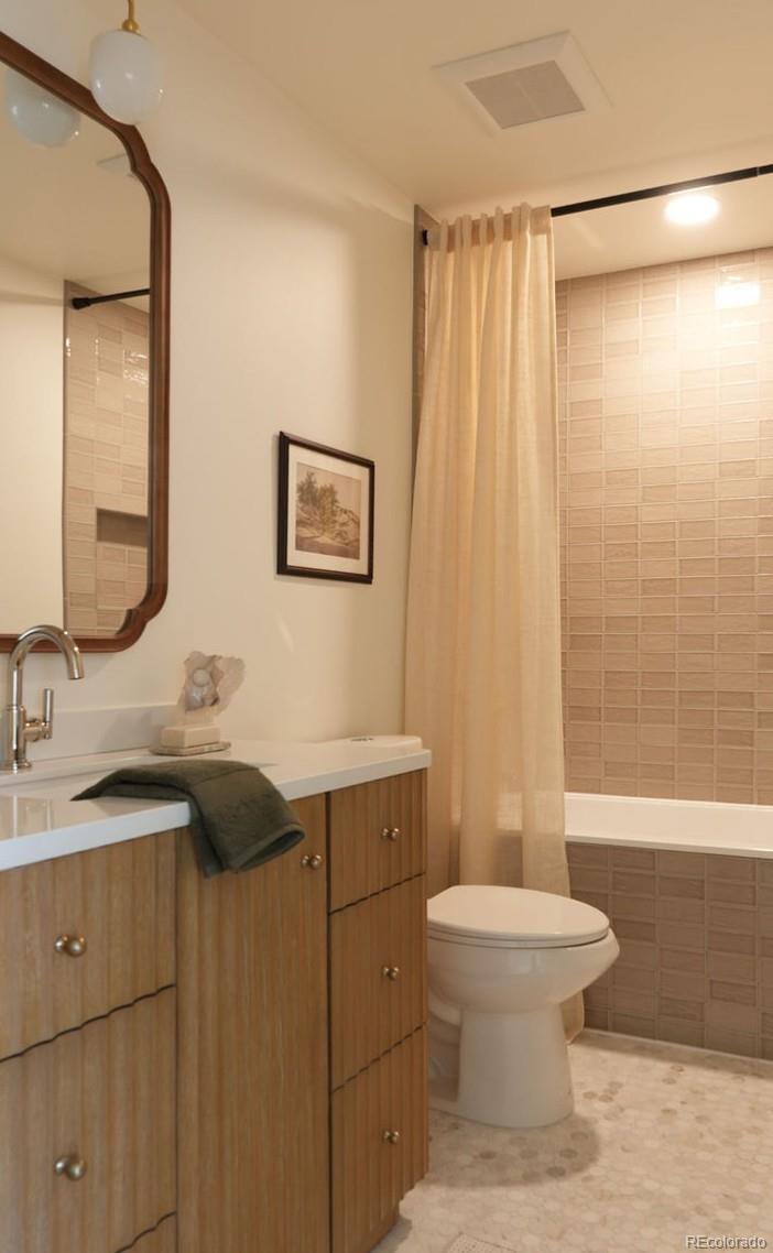 MLS Image #12 for 2920 s york street,denver, Colorado