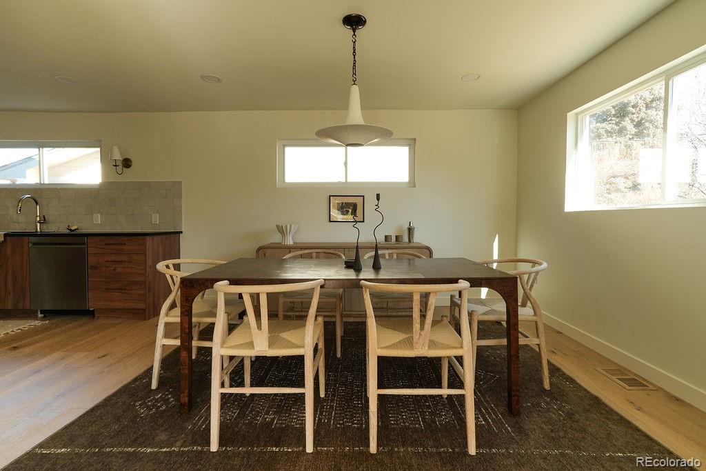 MLS Image #16 for 2920 s york street,denver, Colorado