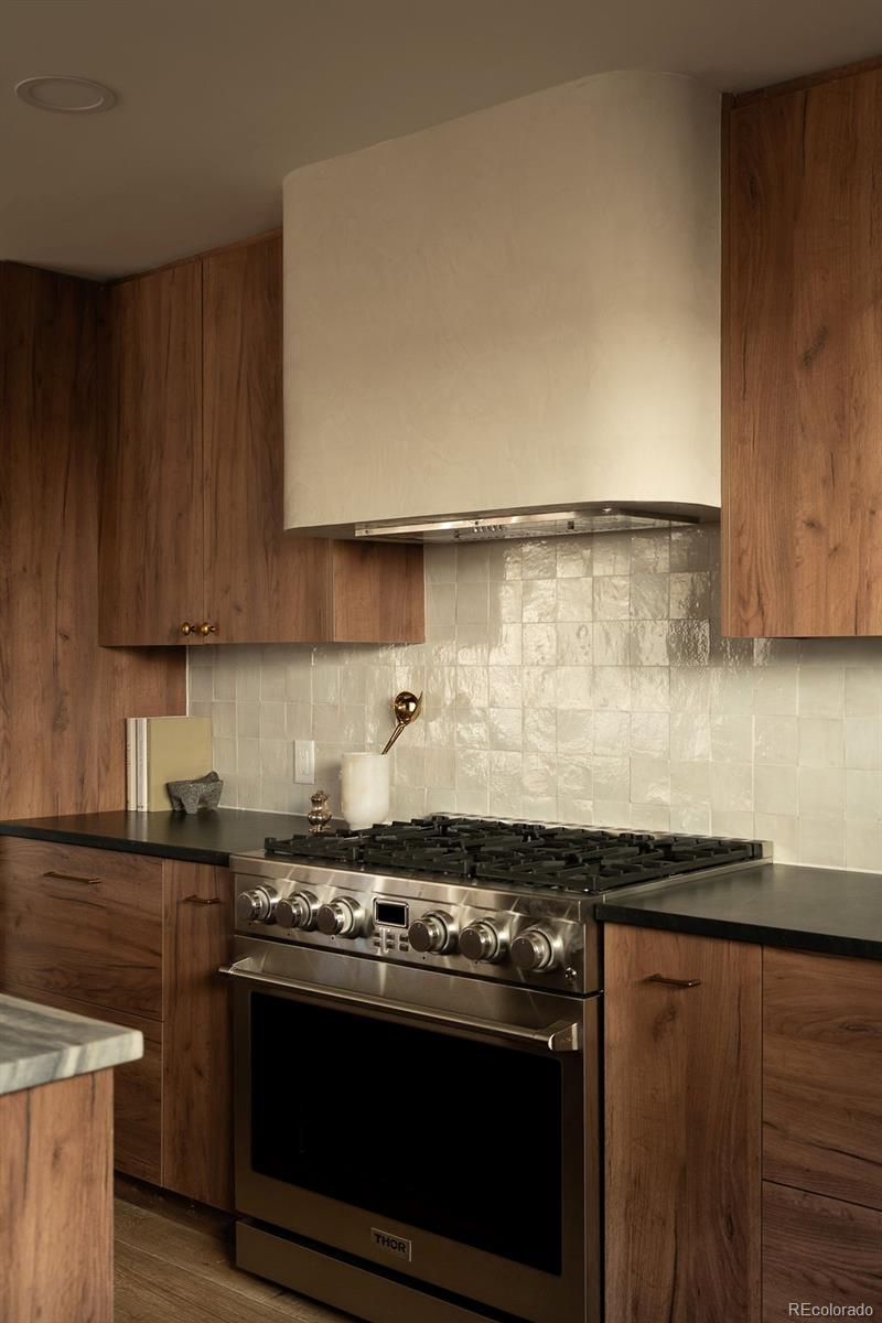 MLS Image #2 for 2920 s york street,denver, Colorado