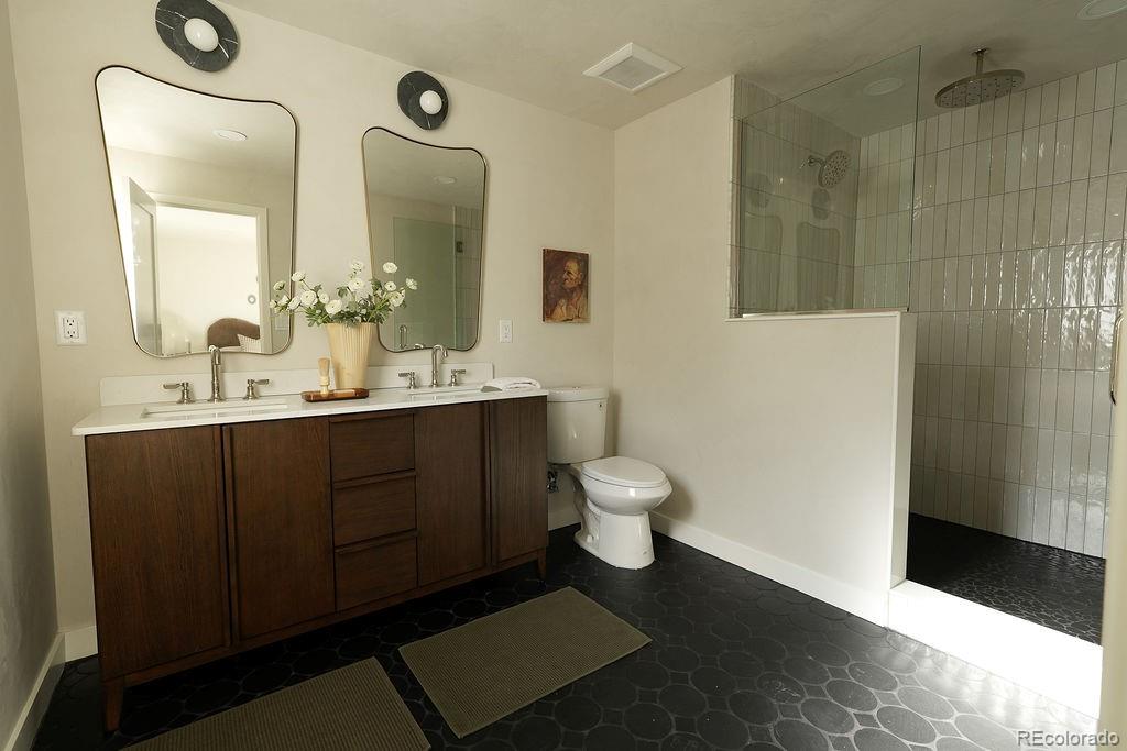 MLS Image #5 for 2920 s york street,denver, Colorado