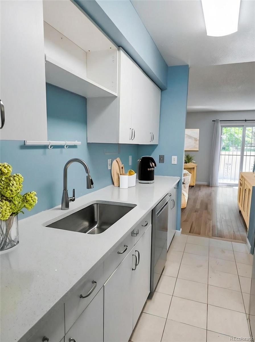 MLS Image #3 for 1060 s parker road,denver, Colorado