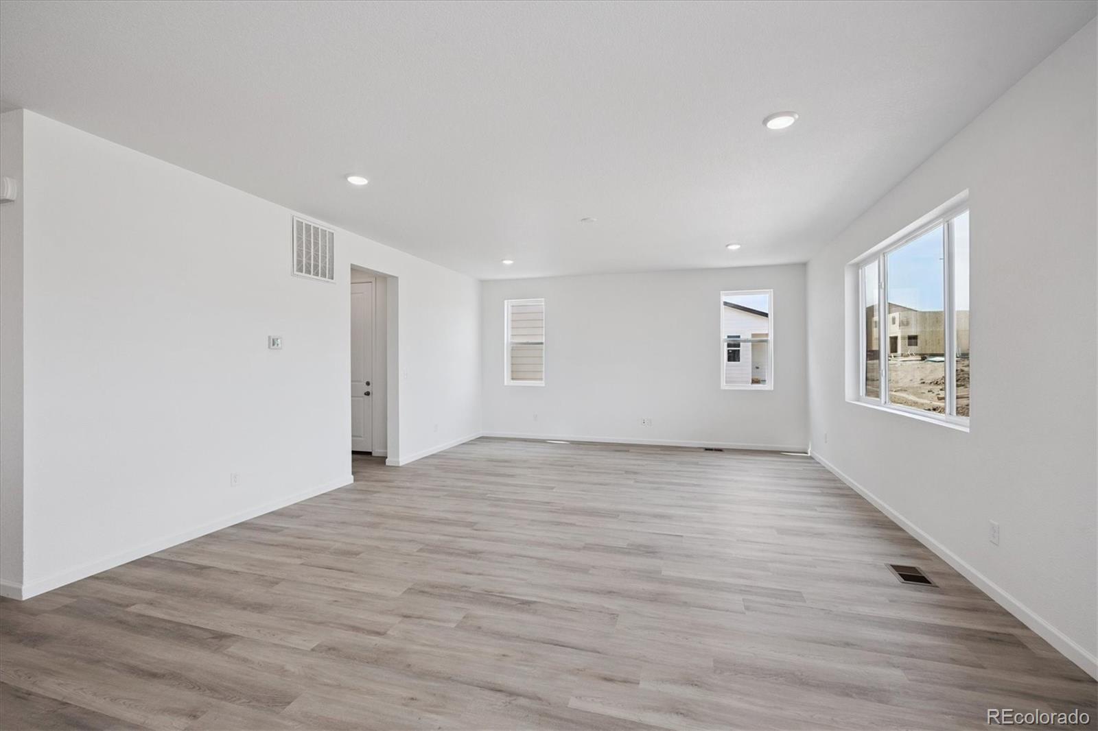 MLS Image #8 for 4651  sugar beet street,johnstown, Colorado