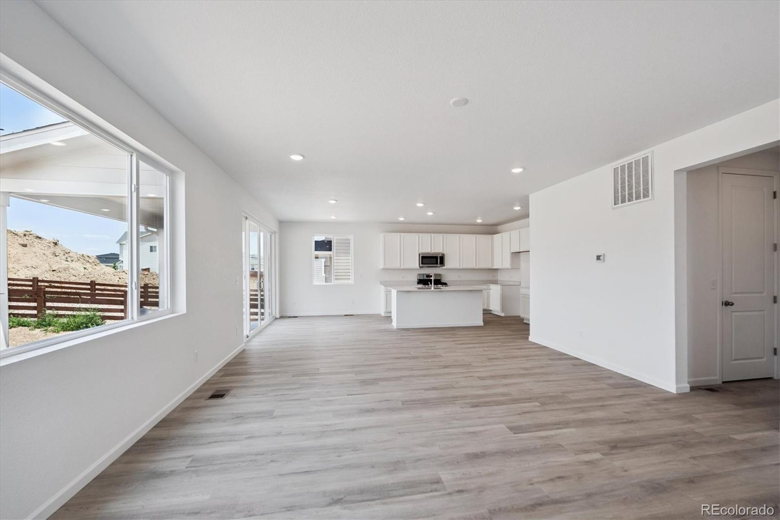 MLS Image #9 for 4651  sugar beet street,johnstown, Colorado