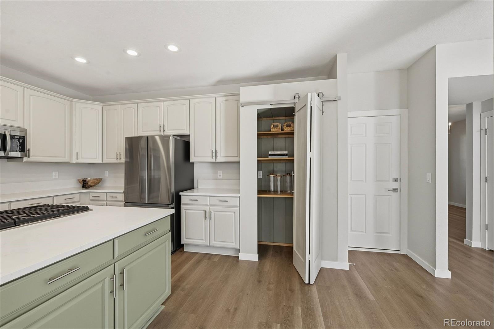 MLS Image #10 for 5968 e monument drive,castle rock, Colorado