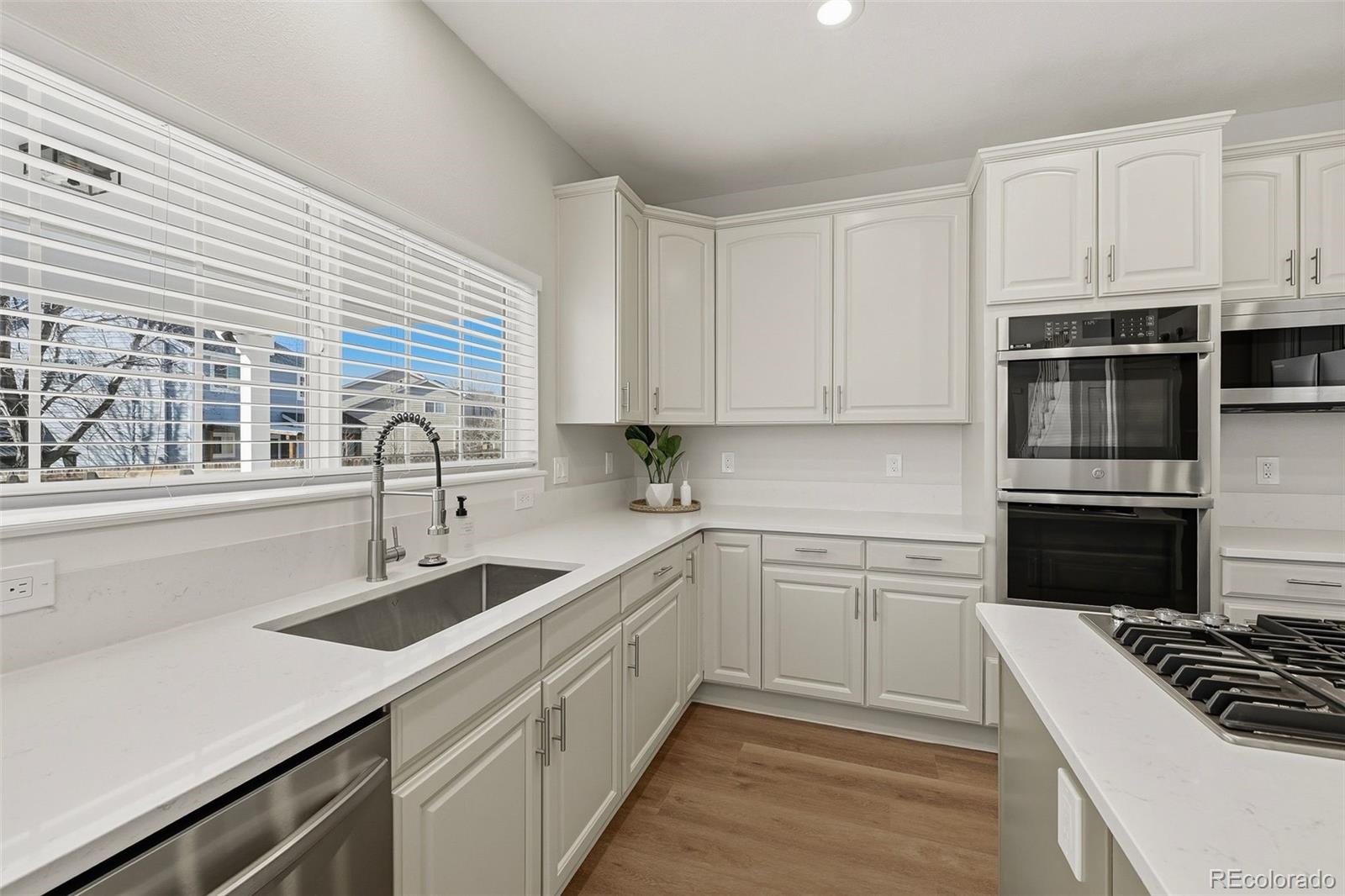 MLS Image #11 for 5968 e monument drive,castle rock, Colorado