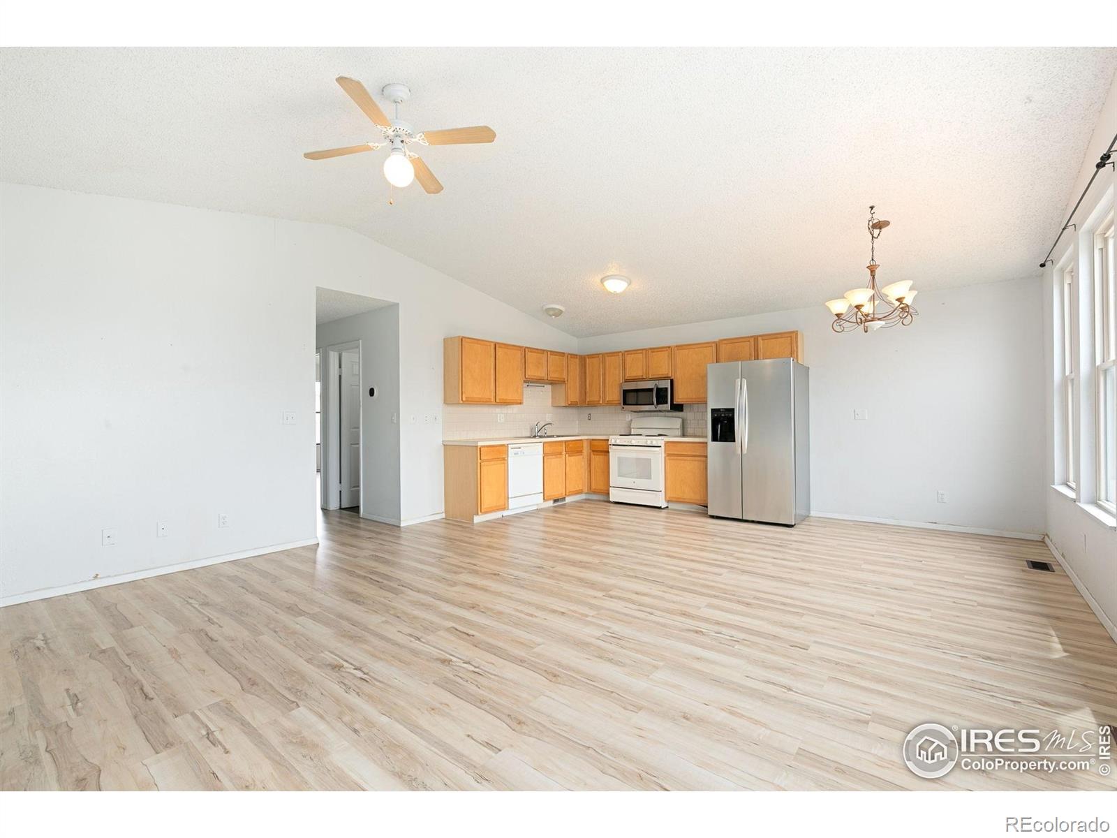 MLS Image #3 for 207  cave avenue,pierce, Colorado