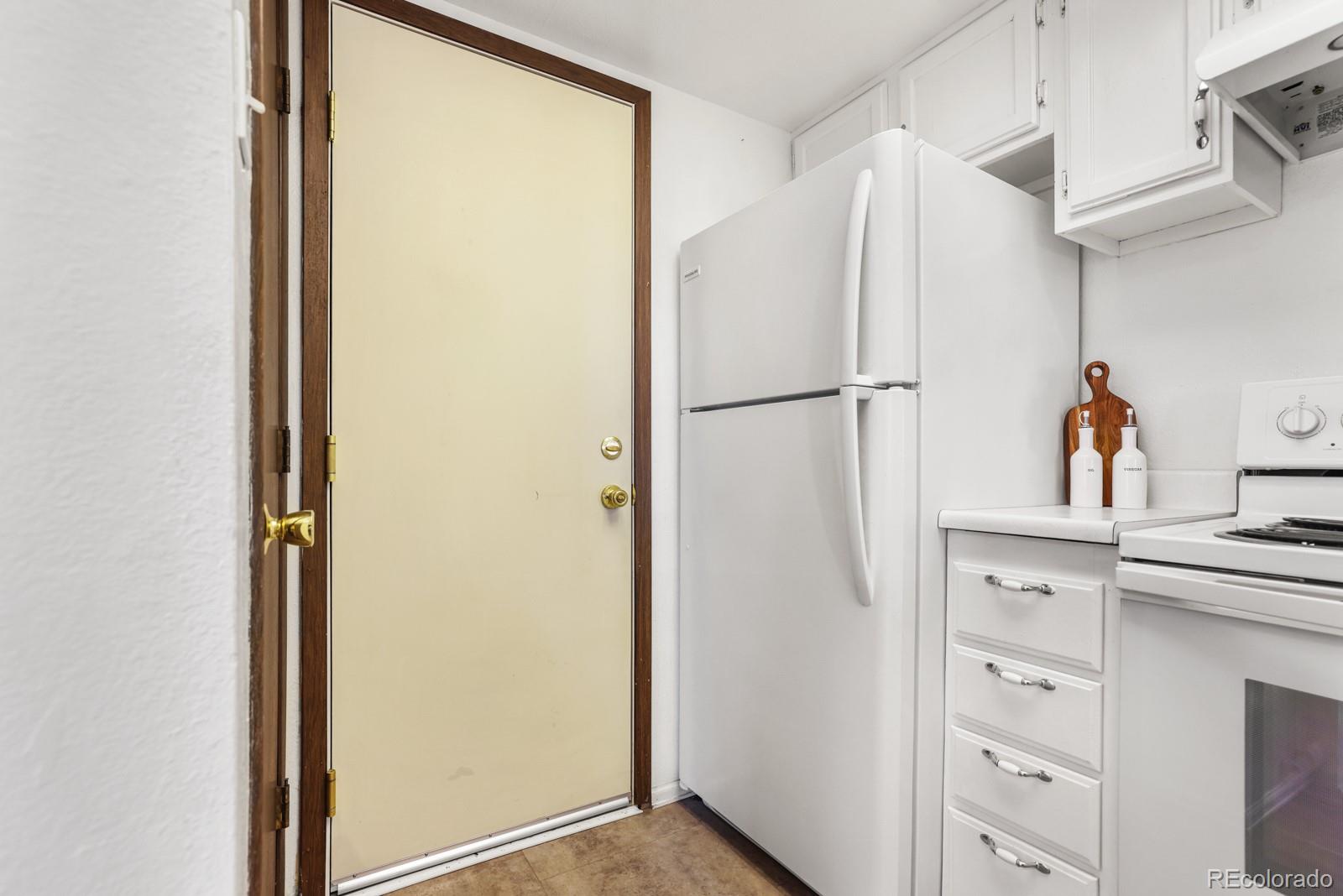 MLS Image #10 for 4742  villa circle b,colorado springs, Colorado