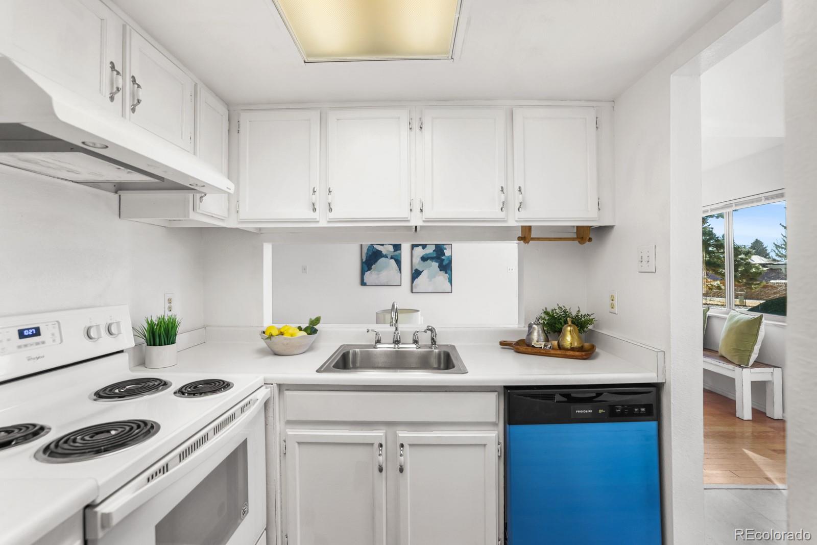 MLS Image #9 for 4742  villa circle b,colorado springs, Colorado