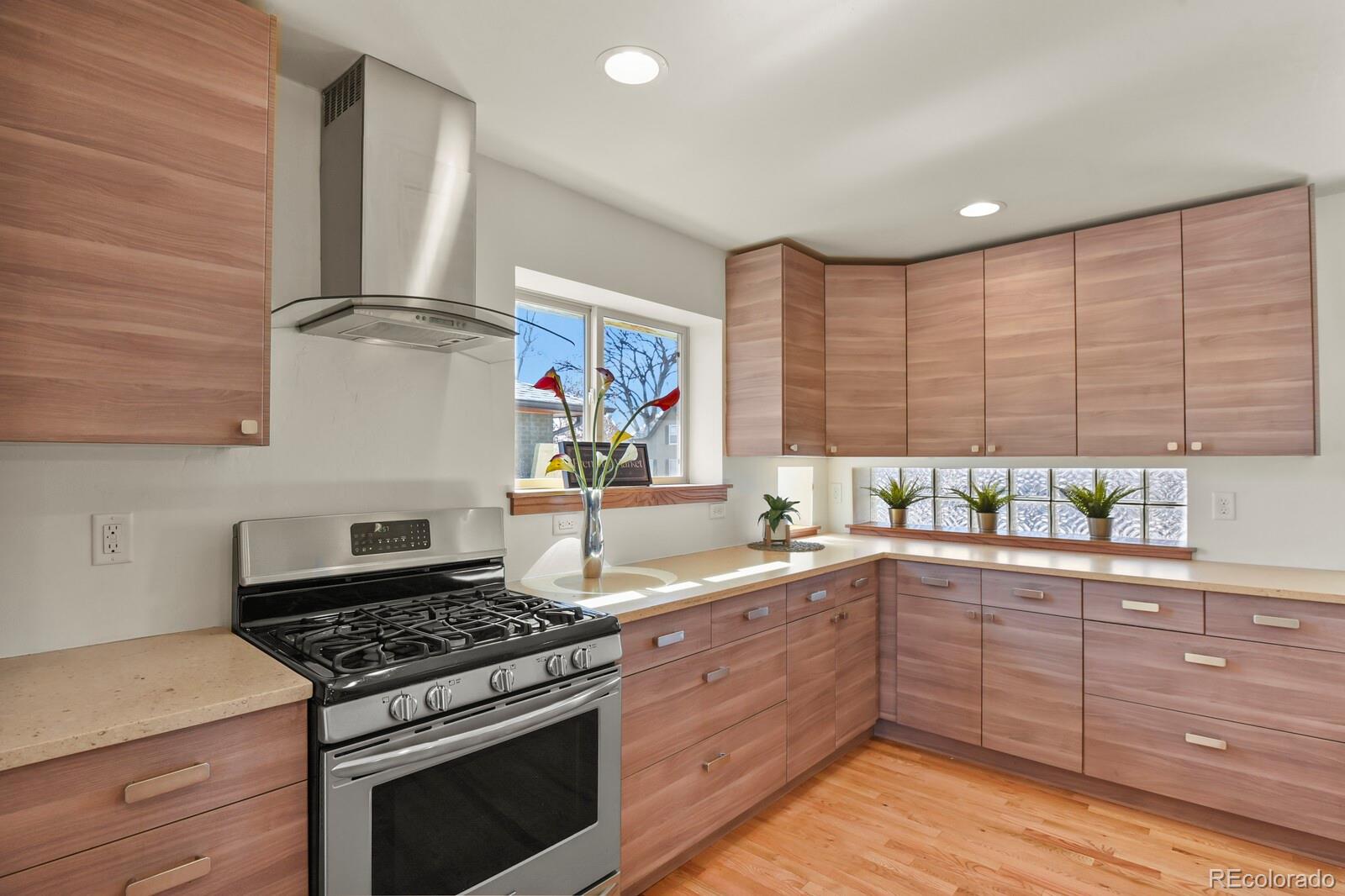 MLS Image #7 for 1340  olive street,denver, Colorado