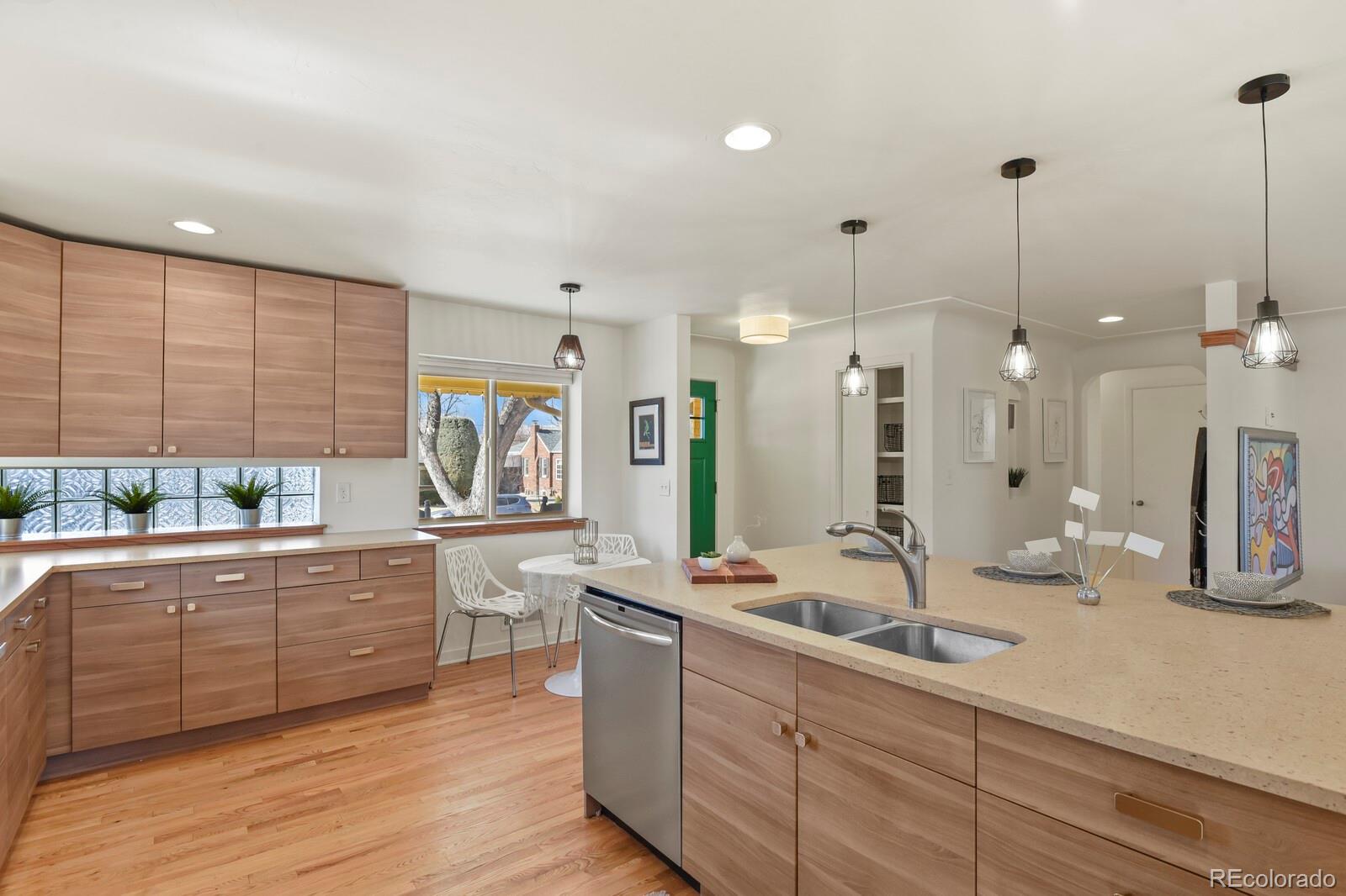 MLS Image #9 for 1340  olive street,denver, Colorado