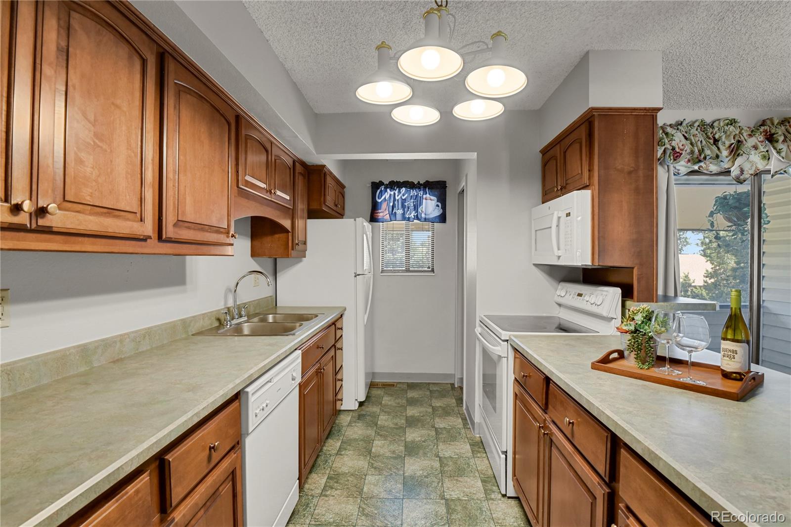 MLS Image #5 for 5024  secota lane ,colorado springs, Colorado