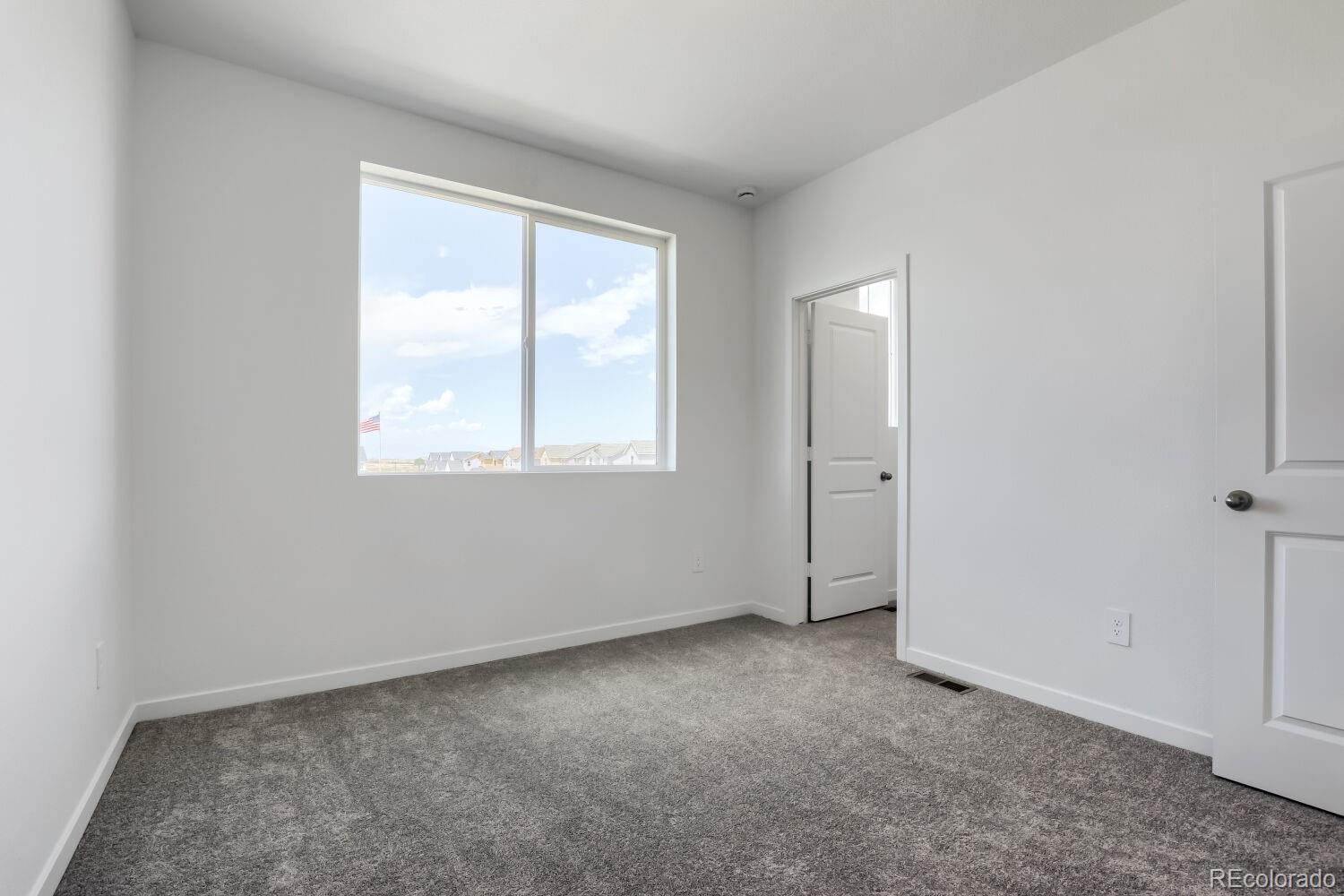 MLS Image #11 for 410 n bersshine court,watkins, Colorado