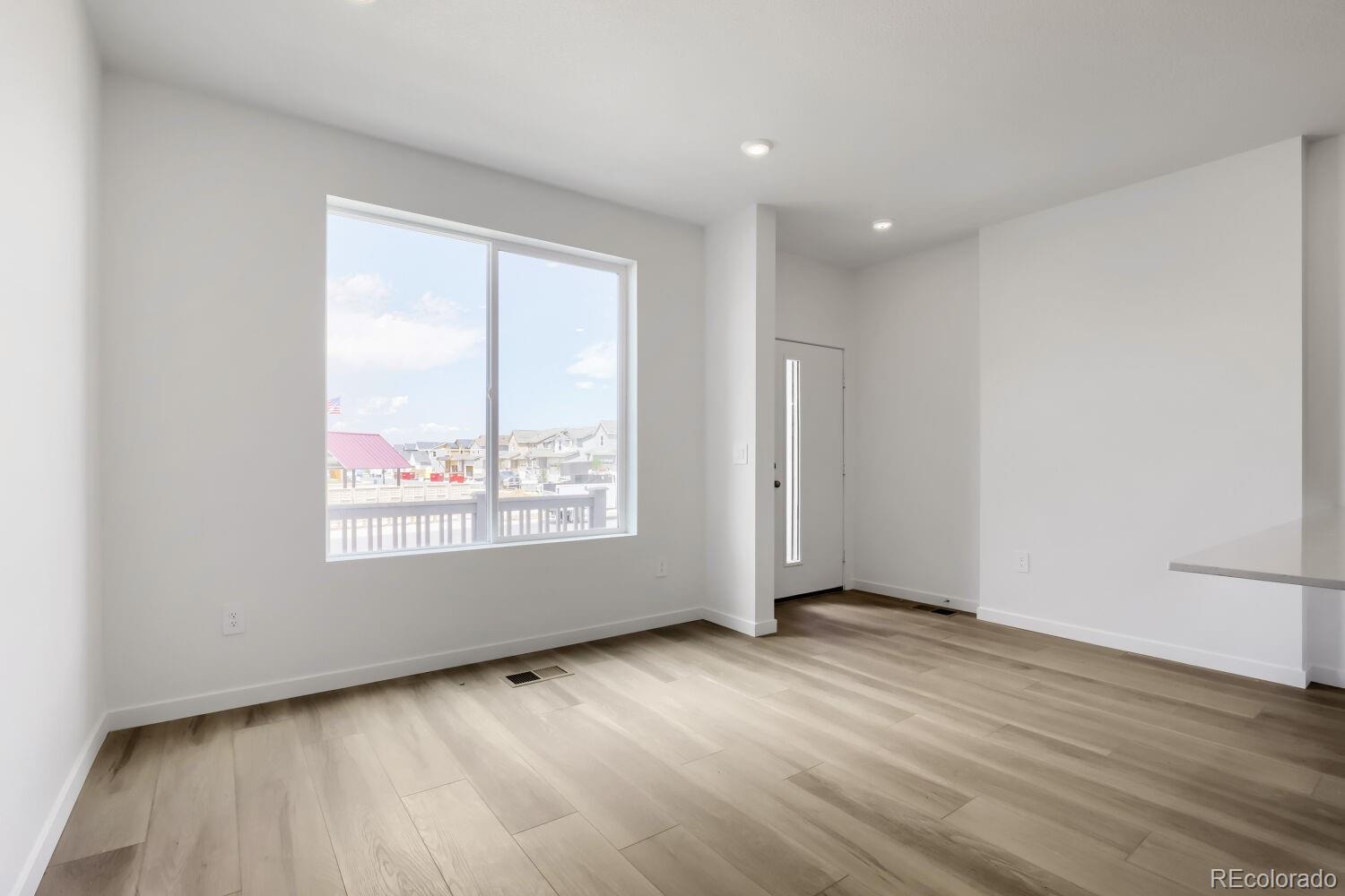 MLS Image #4 for 410 n bersshine court,watkins, Colorado