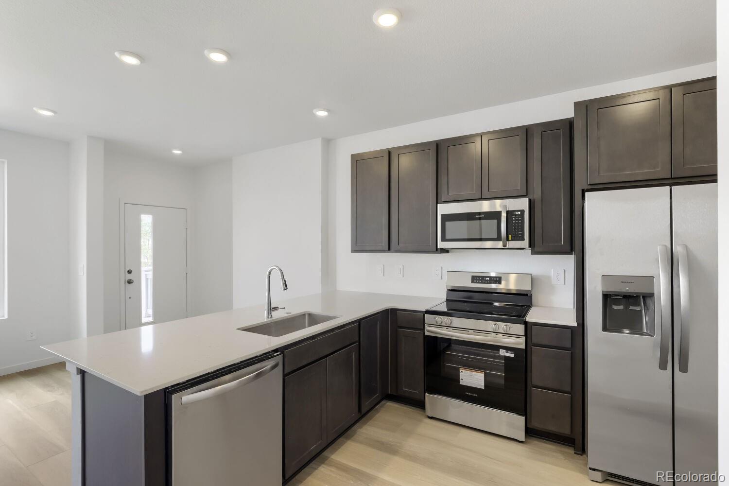 MLS Image #7 for 410 n bersshine court,watkins, Colorado