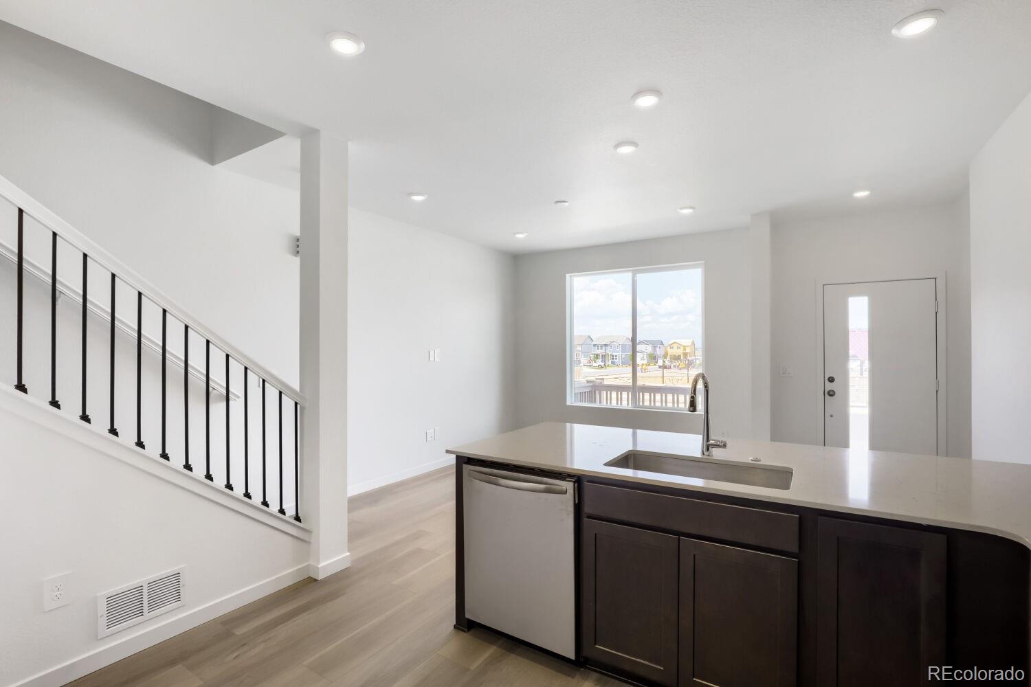 MLS Image #8 for 410 n bersshine court,watkins, Colorado