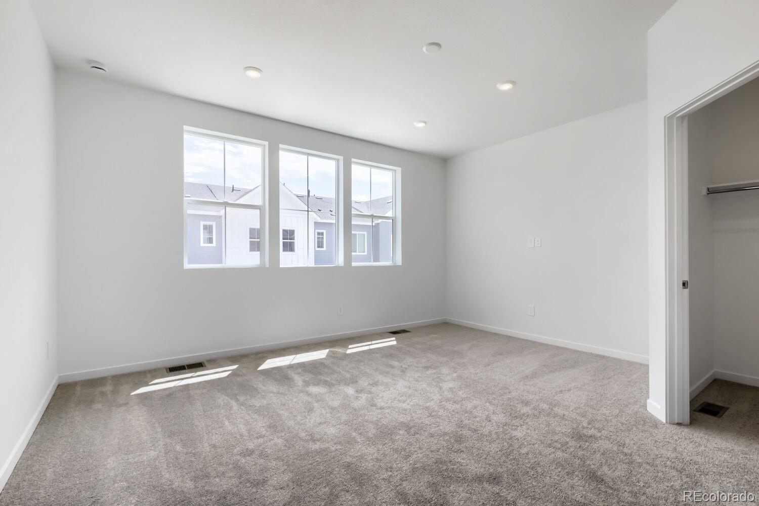 MLS Image #9 for 410 n bersshine court,watkins, Colorado