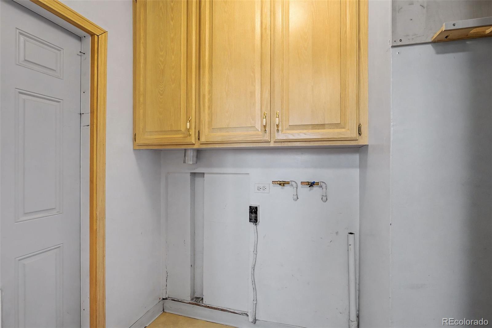 MLS Image #12 for 2055  syracuse street,denver, Colorado