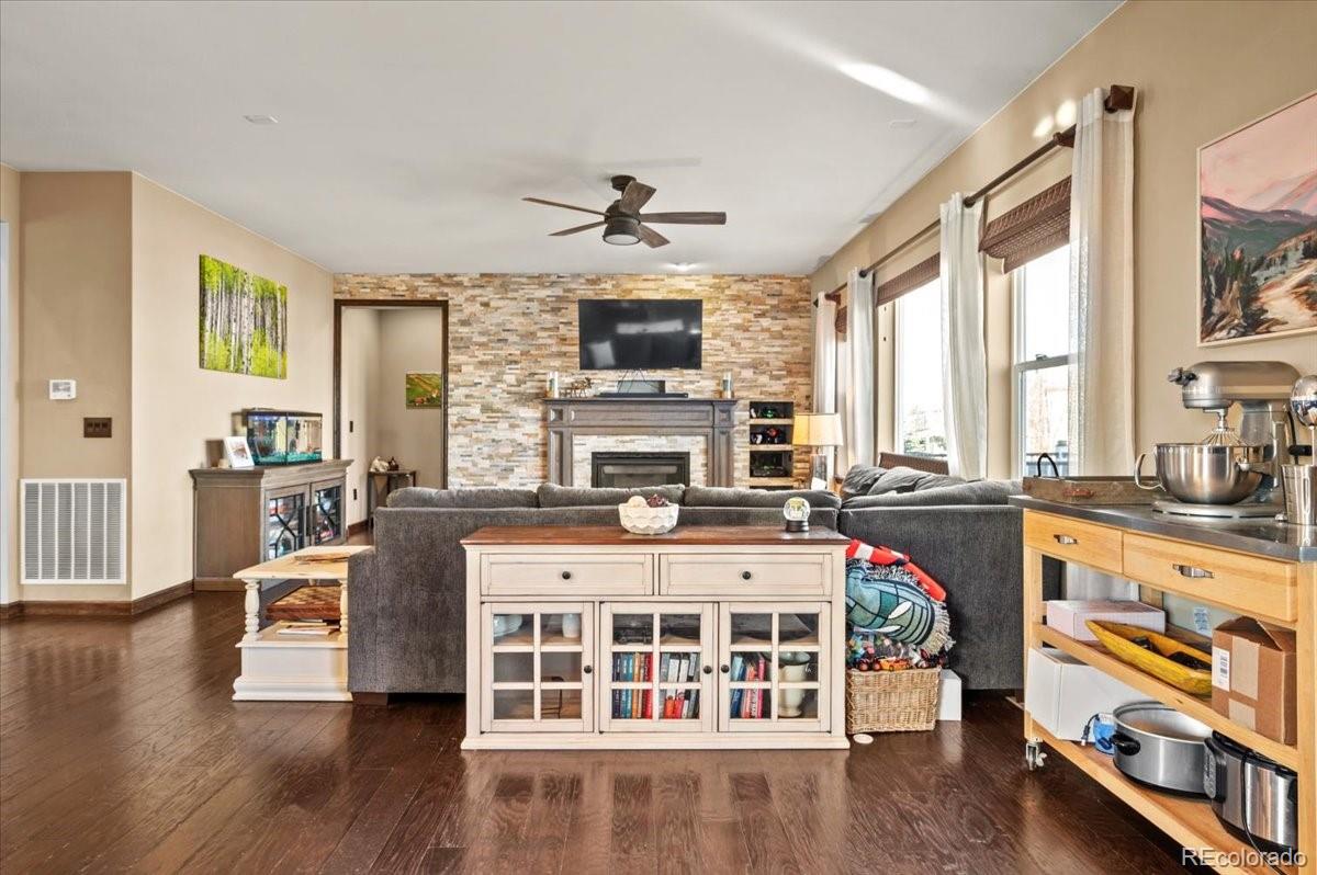 MLS Image #8 for 1313  single tree lane,erie, Colorado