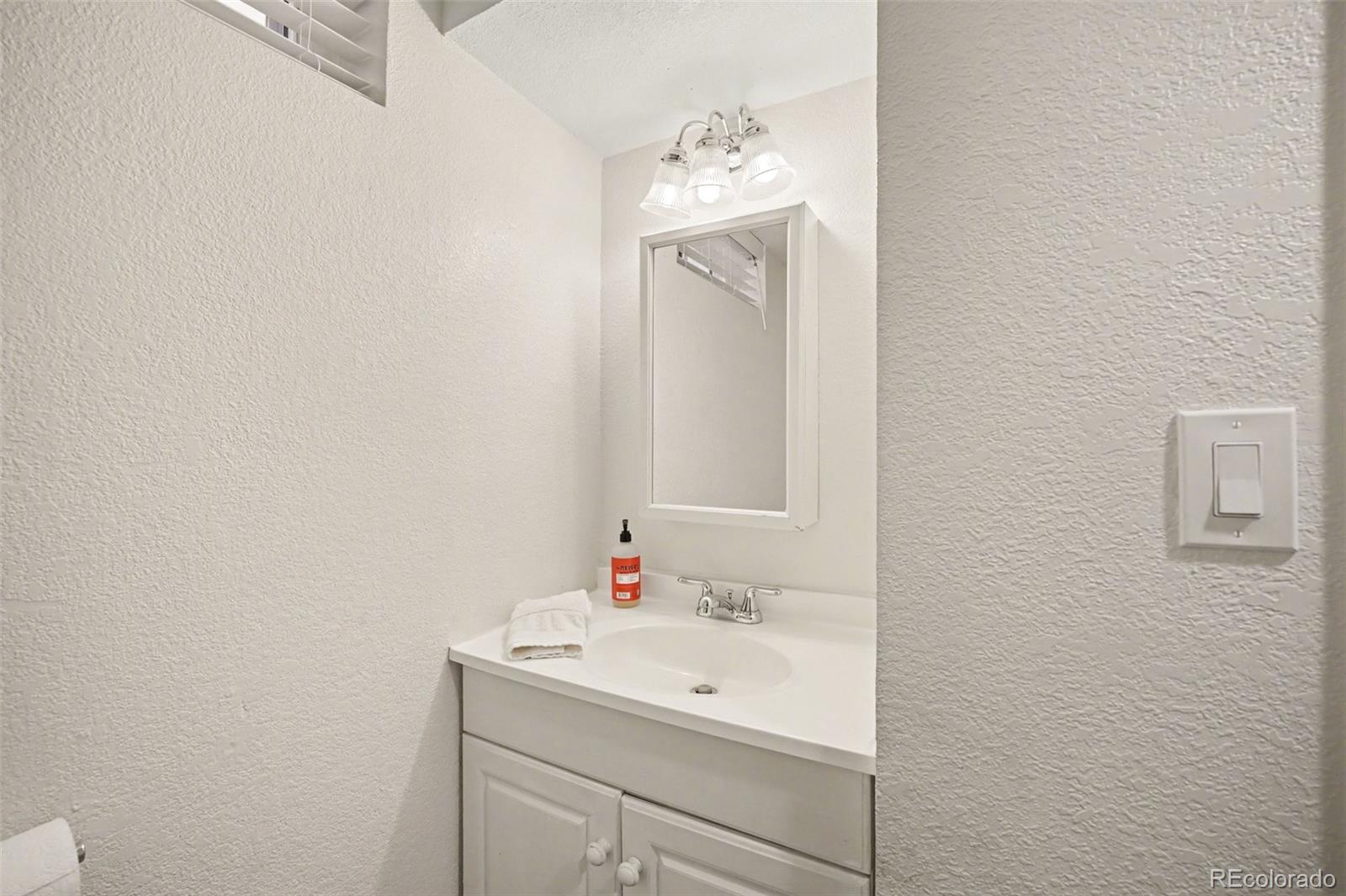 MLS Image #15 for 1571 s dale court,denver, Colorado
