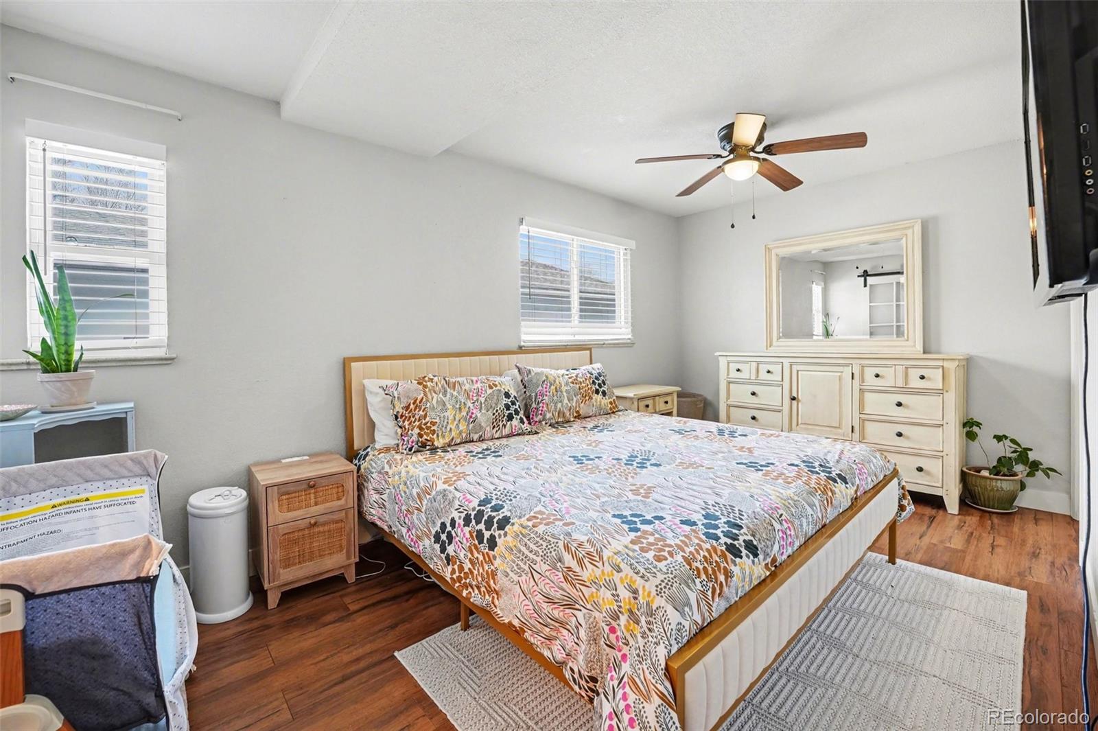 MLS Image #6 for 1571 s dale court,denver, Colorado