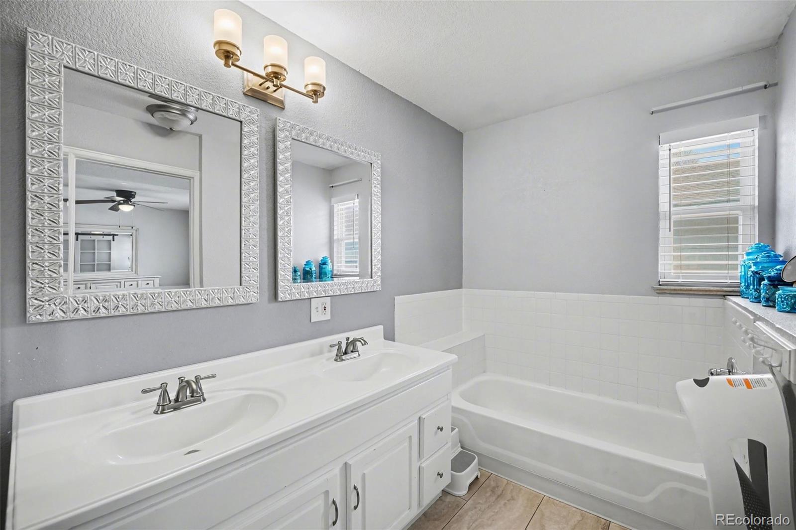 MLS Image #7 for 1571 s dale court,denver, Colorado