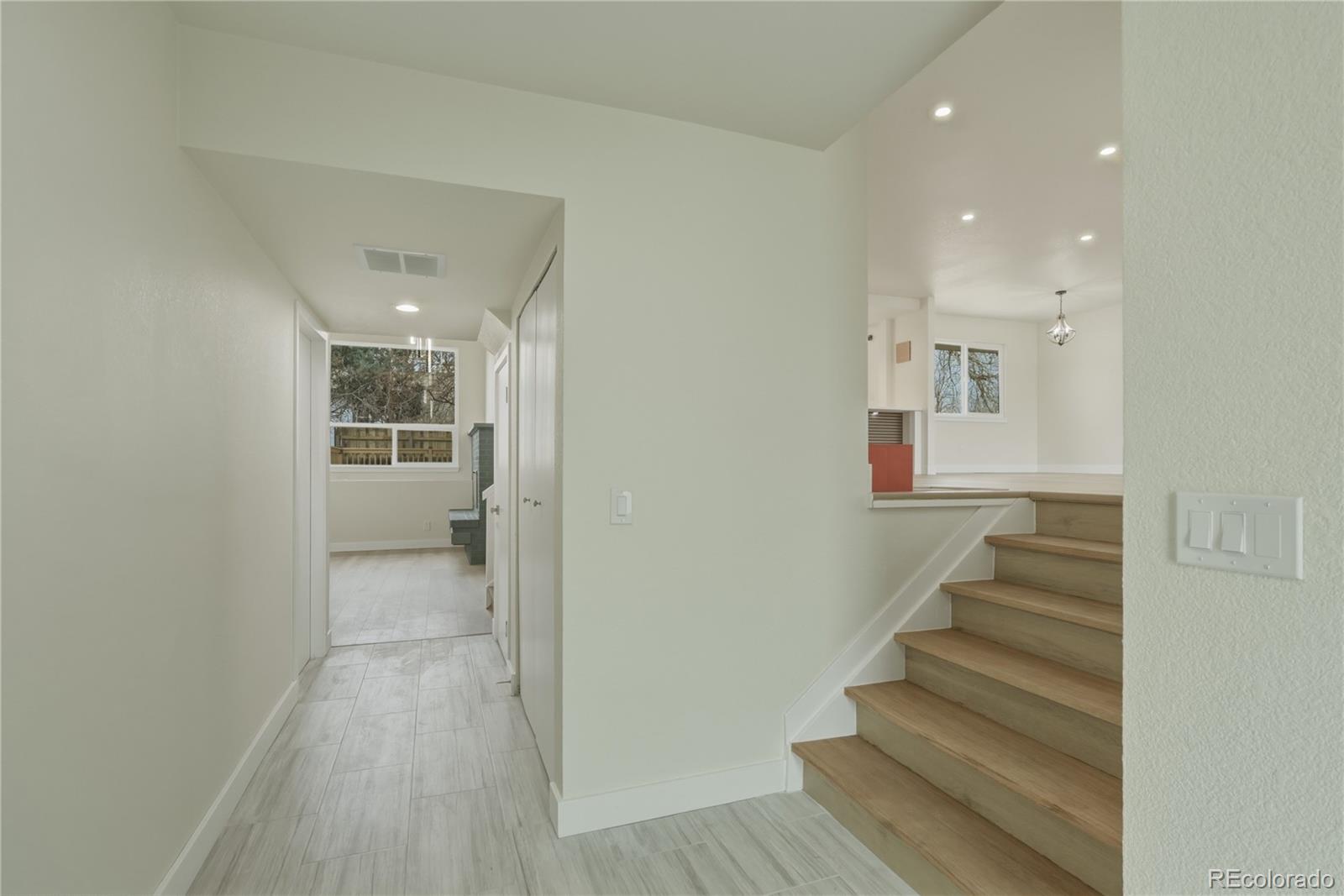MLS Image #3 for 1351 s peoria court,aurora, Colorado