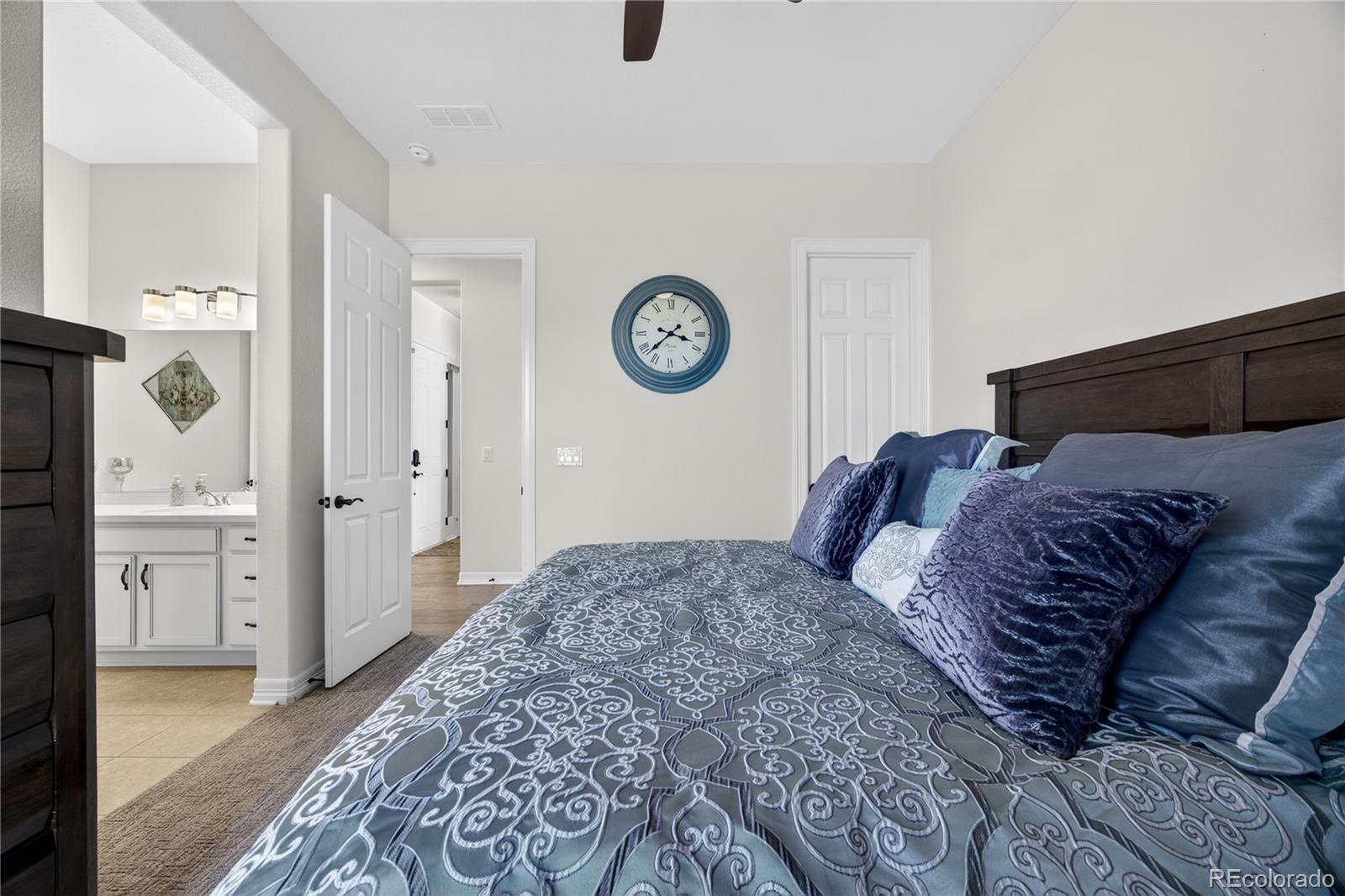 MLS Image #17 for 27560 e lakeview drive,aurora, Colorado