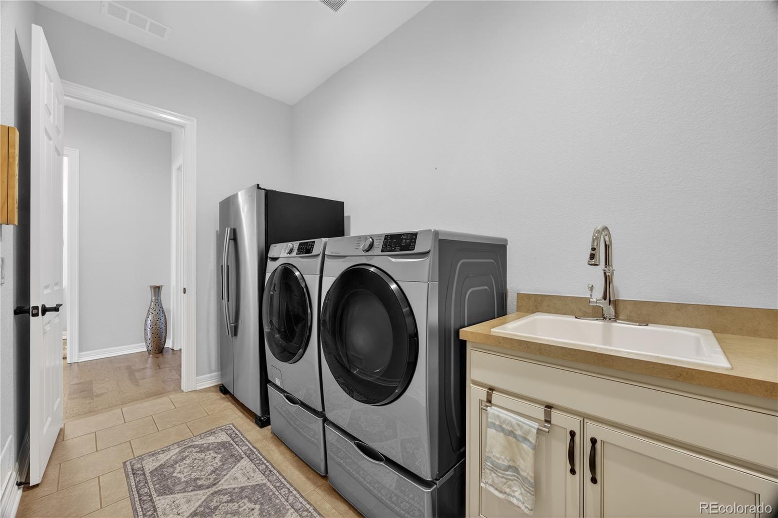 MLS Image #20 for 27560 e lakeview drive,aurora, Colorado