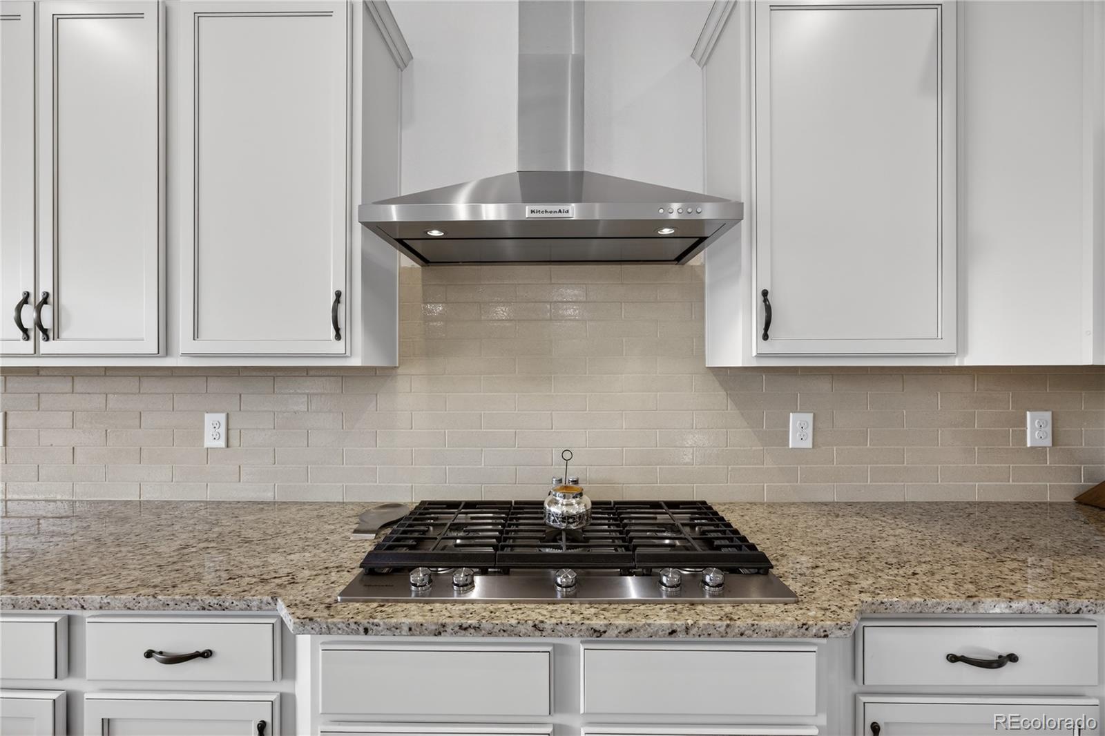 MLS Image #23 for 27560 e lakeview drive,aurora, Colorado