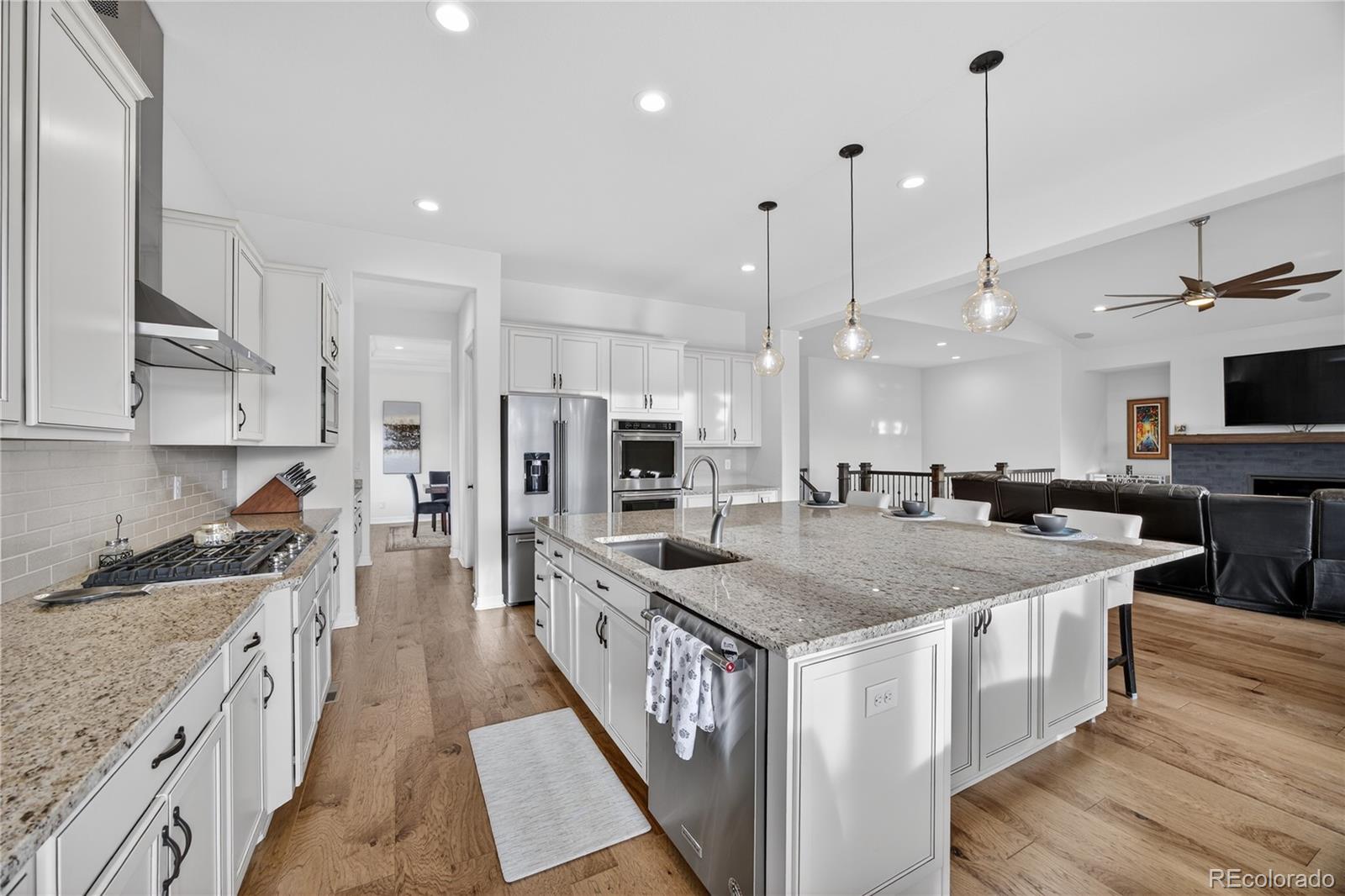 MLS Image #24 for 27560 e lakeview drive,aurora, Colorado