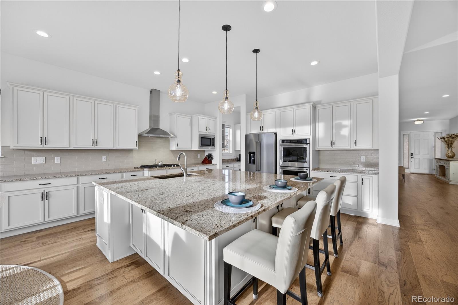 MLS Image #3 for 27560 e lakeview drive,aurora, Colorado