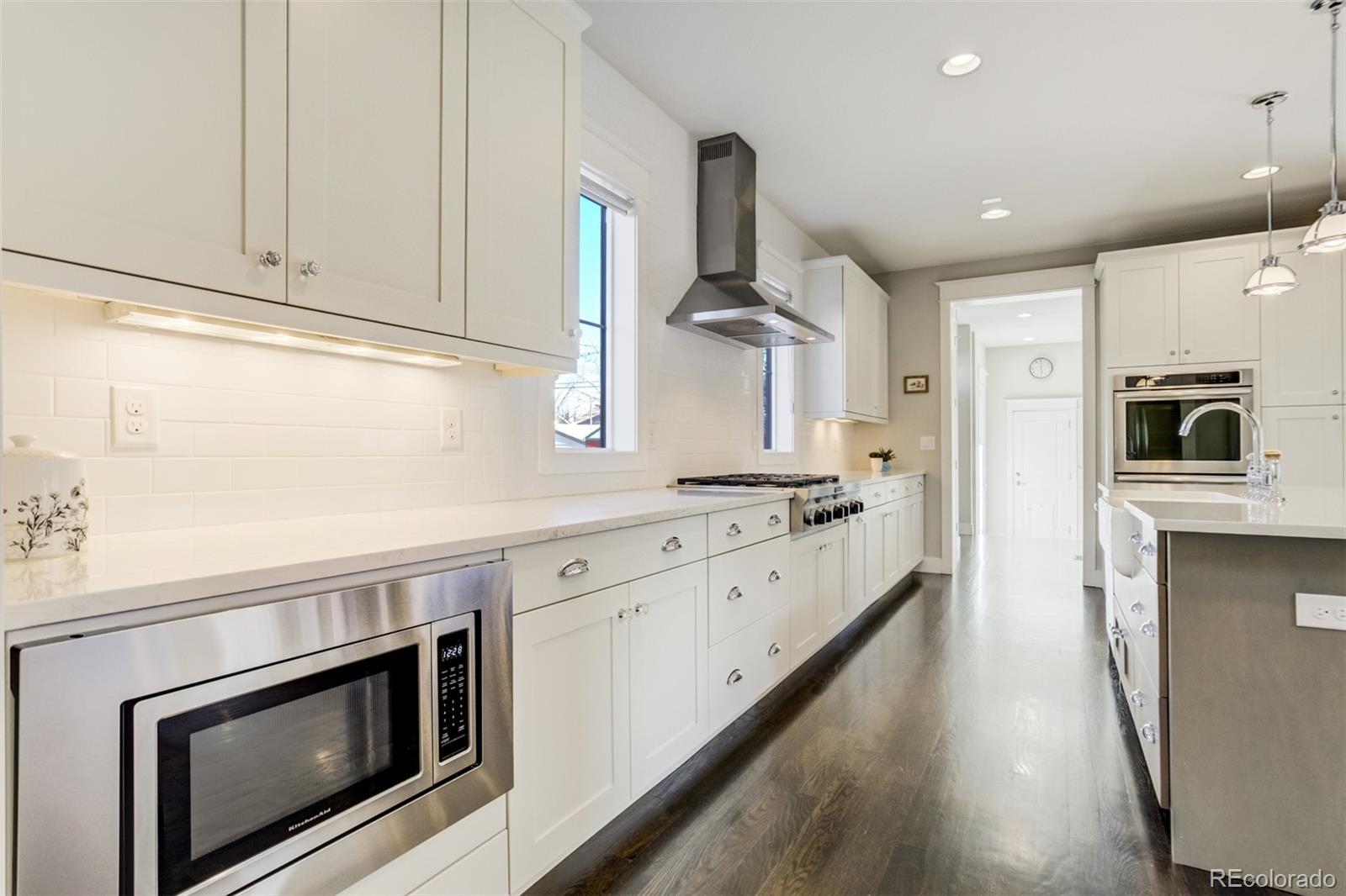 MLS Image #10 for 2244  holly street,denver, Colorado