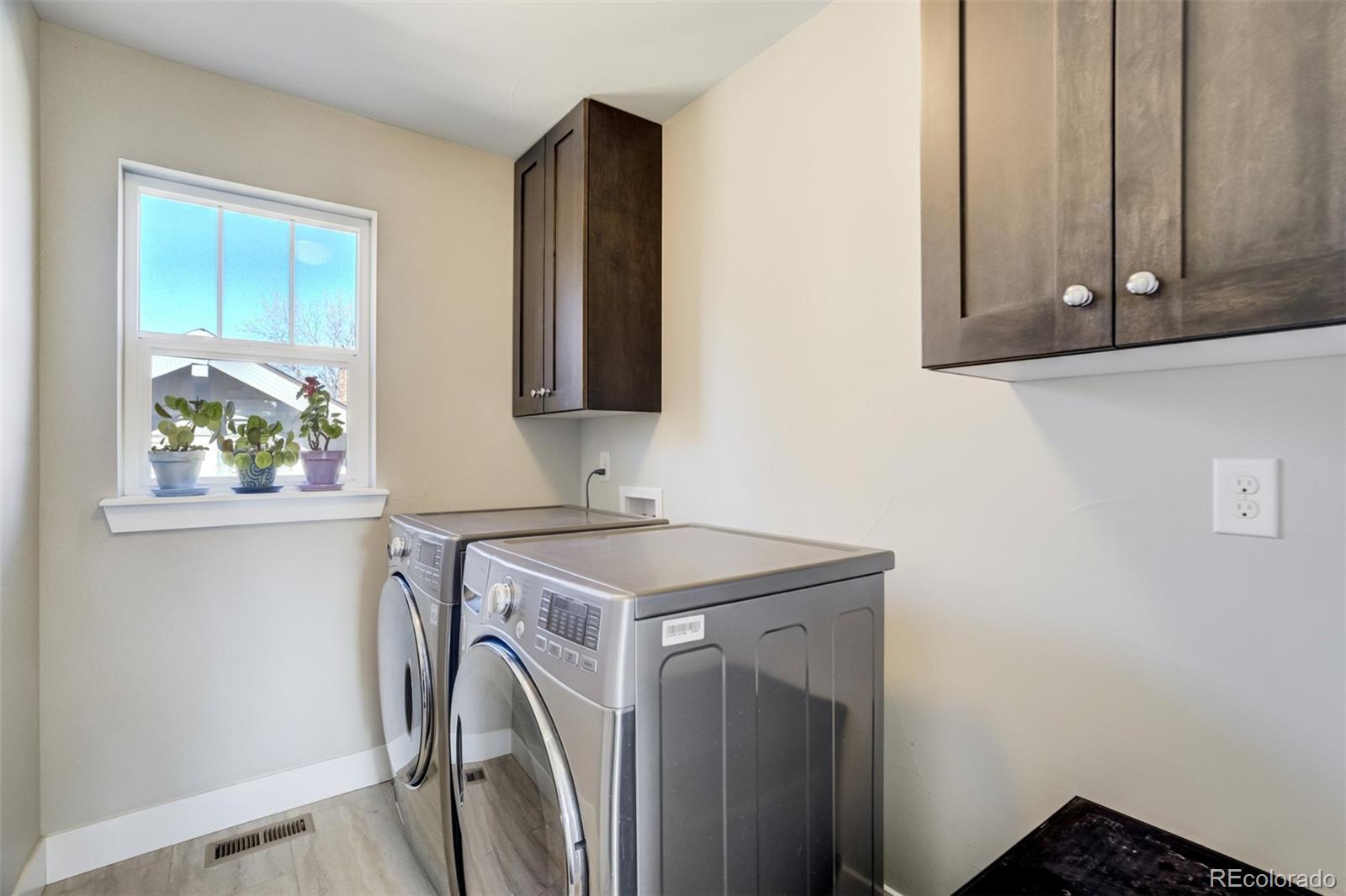 MLS Image #28 for 2244  holly street,denver, Colorado