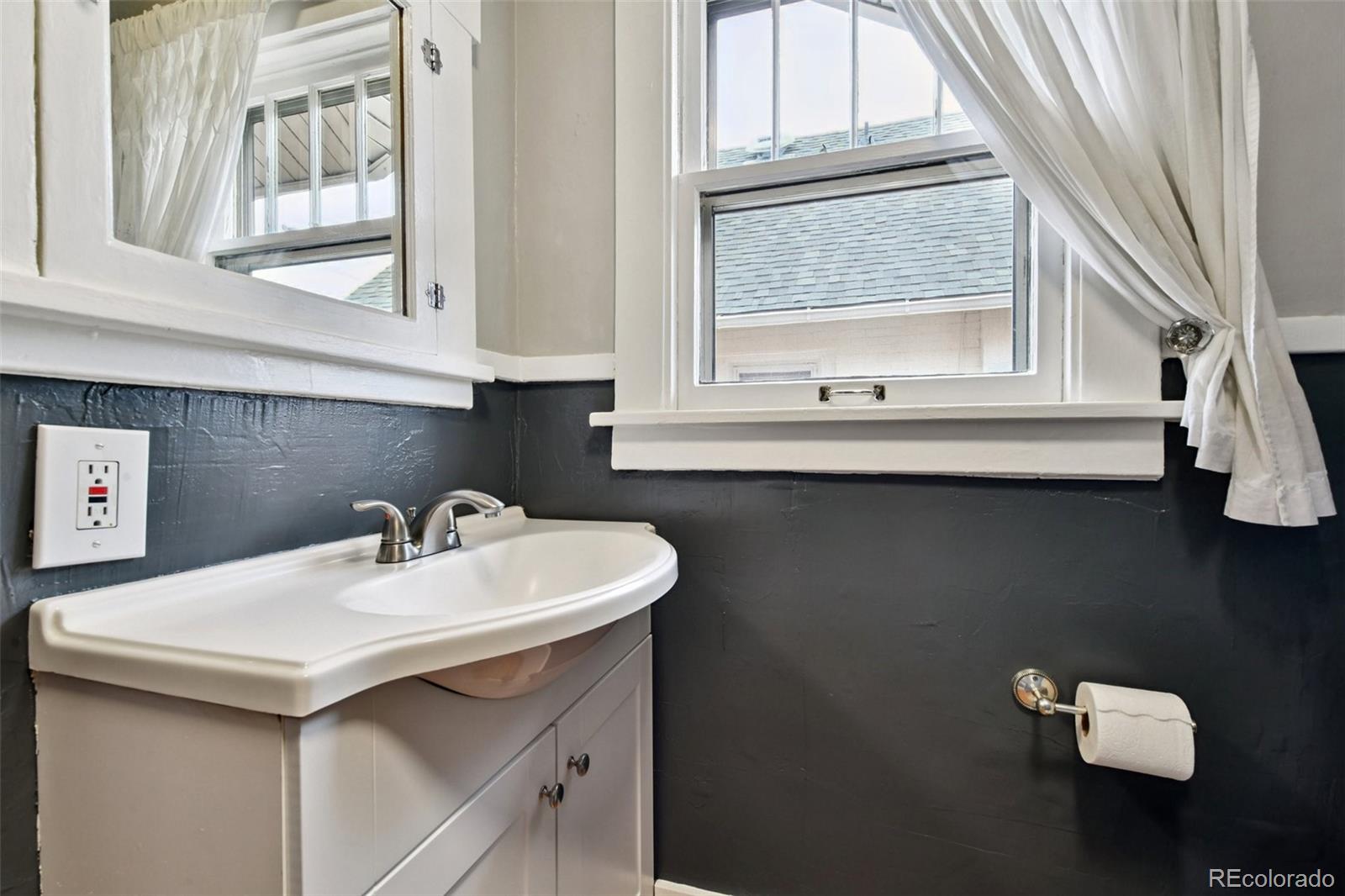 MLS Image #17 for 3528 n york street,denver, Colorado