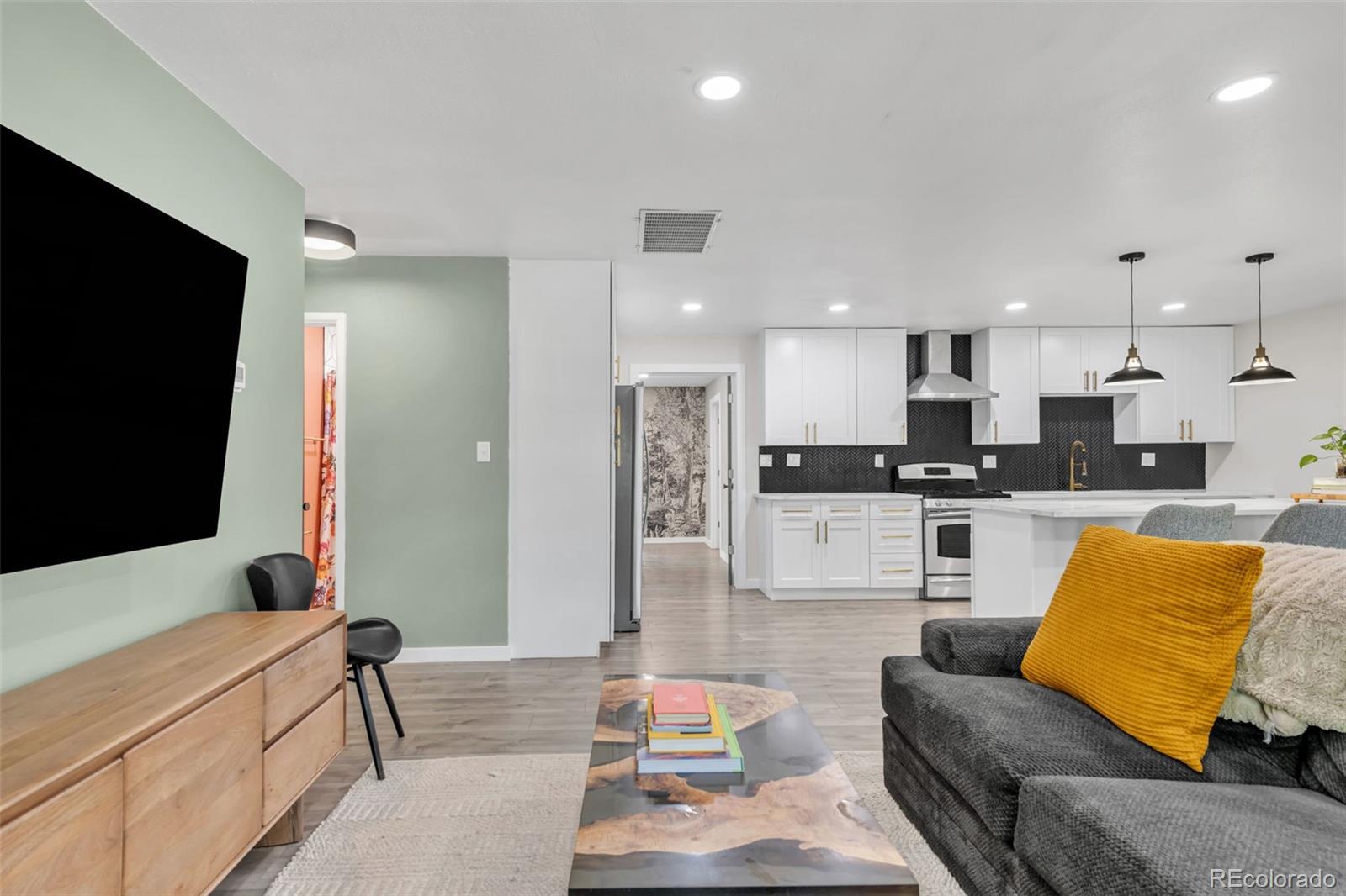 MLS Image #10 for 3243 s fairfax street,denver, Colorado